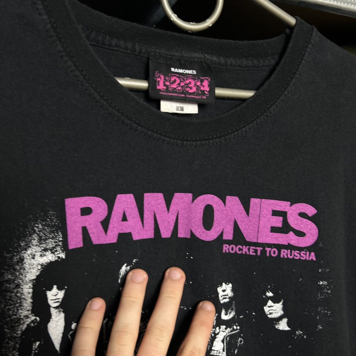 Band Tees Vintage The Beatles Big Logo Rock Band tee size L Size US L / EU 52-54 / 3 - 3 Thumbnail