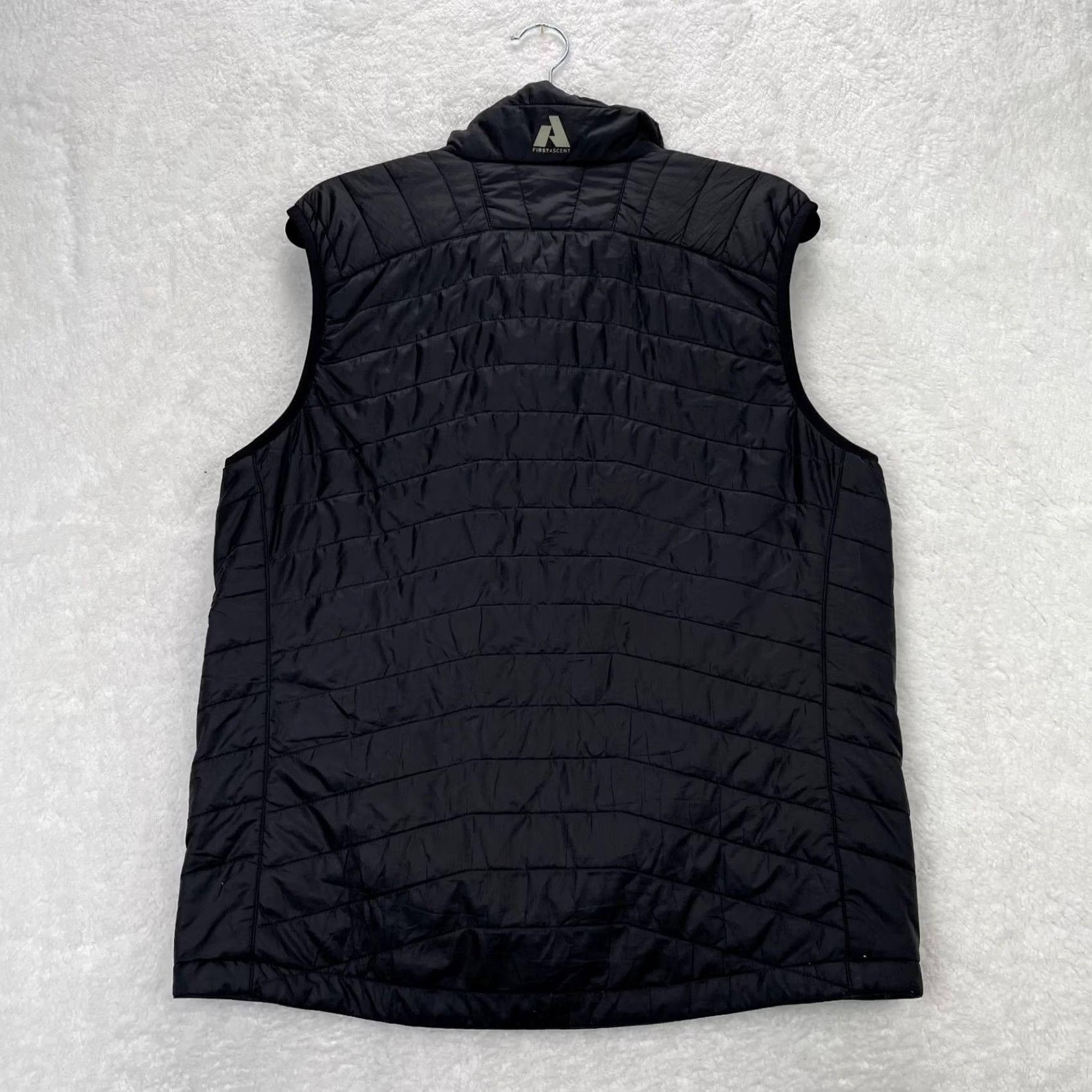 Eddie Bauer Eddie Bauer Vest Mens M Black Gray First Ascent Reversible Lined Mock Neck Short Stand-Up Zip Polyester Softshell Size US M / EU 48-50 / 2 - 5 Thumbnail