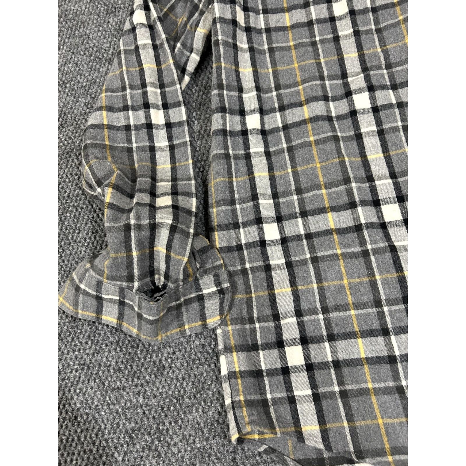Vintage VINTAGE L.L.Bean Shirt Mens XLT Gray Plaid Flannel Long Sleeve Tall Button Front Size US XL / EU 56 / 4 - 7 Thumbnail