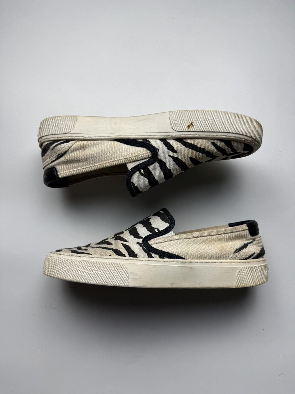 Saint Laurent Paris Saint Laurent Paris Zebra Slip On Size US 8 / EU 41 - 1 Thumbnail