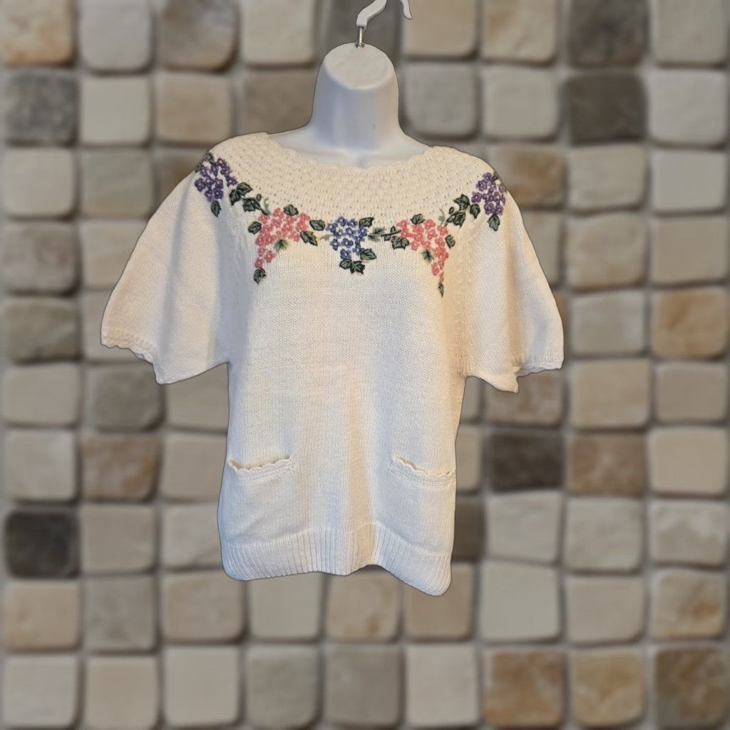 Vintage Vintage Herman Geist White Floral Hand Embroidered Pullover Sweater Sz M - 1990s Linen Cottagecore, White Pullover Mens/Mens? Size M / US 6-8 / IT 42-44 - 1 Thumbnail
