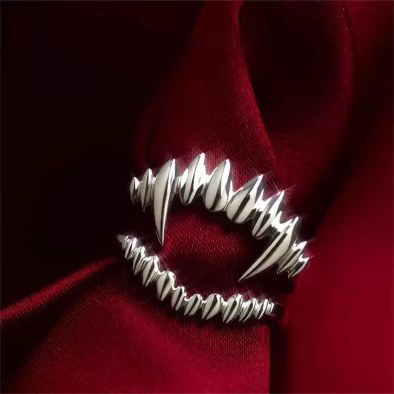 Designer × Jewelry Resizeable Vampire Set Rings Size ONE SIZE - 1 Thumbnail