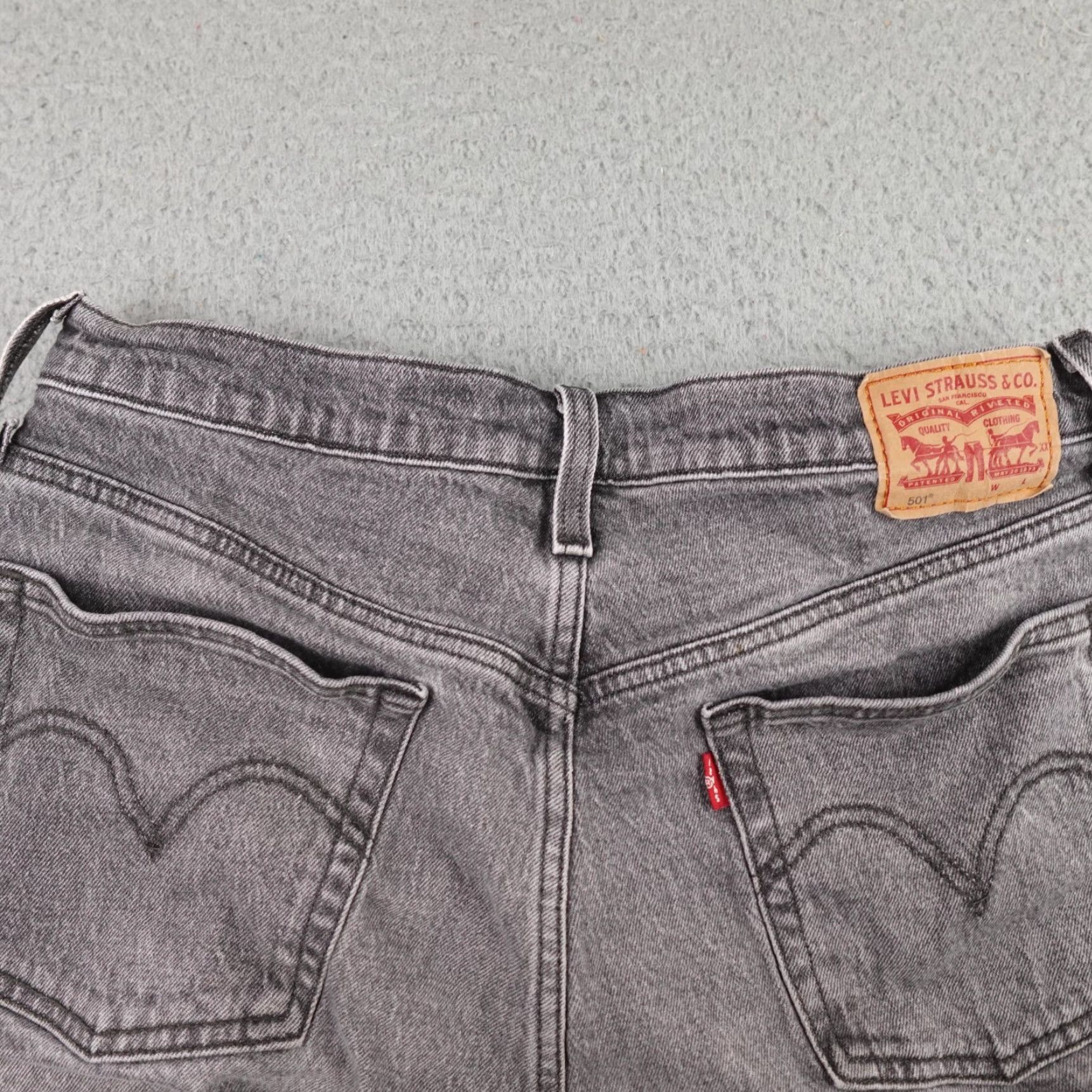 Levi's Levi's 501 Shorts Womens 30 Black Denim Cut Off Button Fly Jorts Beach Casual Size 30" / US 8 / IT 44 - 7 Thumbnail