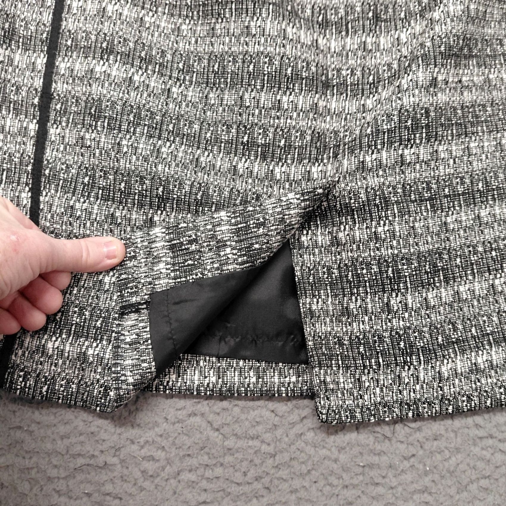 Liz Claiborne Liz Claiborne Skirt Women 10P Petite Short Tweed Lined Ribbon Trim Black/White Pencil Style Vintage No Size 32" / US 10 / IT 46 - 2 Thumbnail