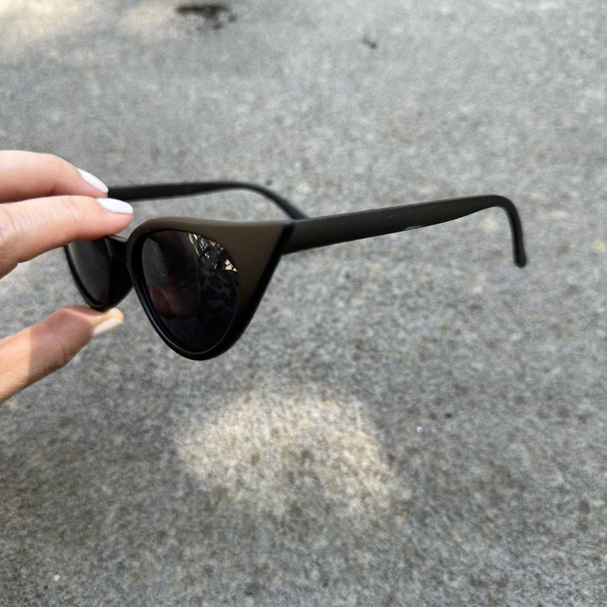 Other SUNGLASSES BRAND NEW CLASSIC RETRO VINTAGE KD8830-01 Size ONE SIZE - 2 Thumbnail