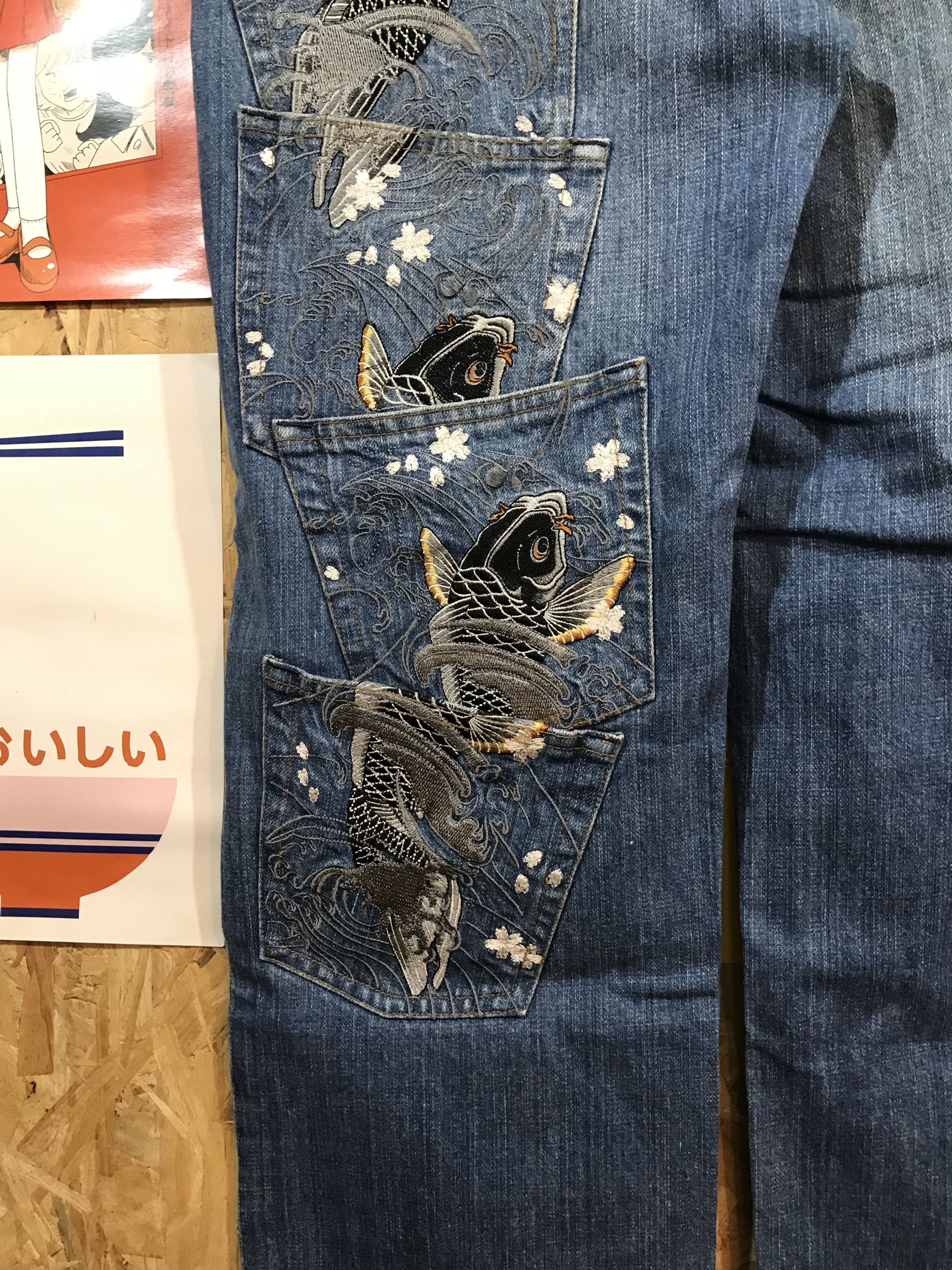 Karakuri Tamashii Karakuri Tamashii Embroidered Koi Wave Denim (Light Wash) Size US 33 - 11 Thumbnail