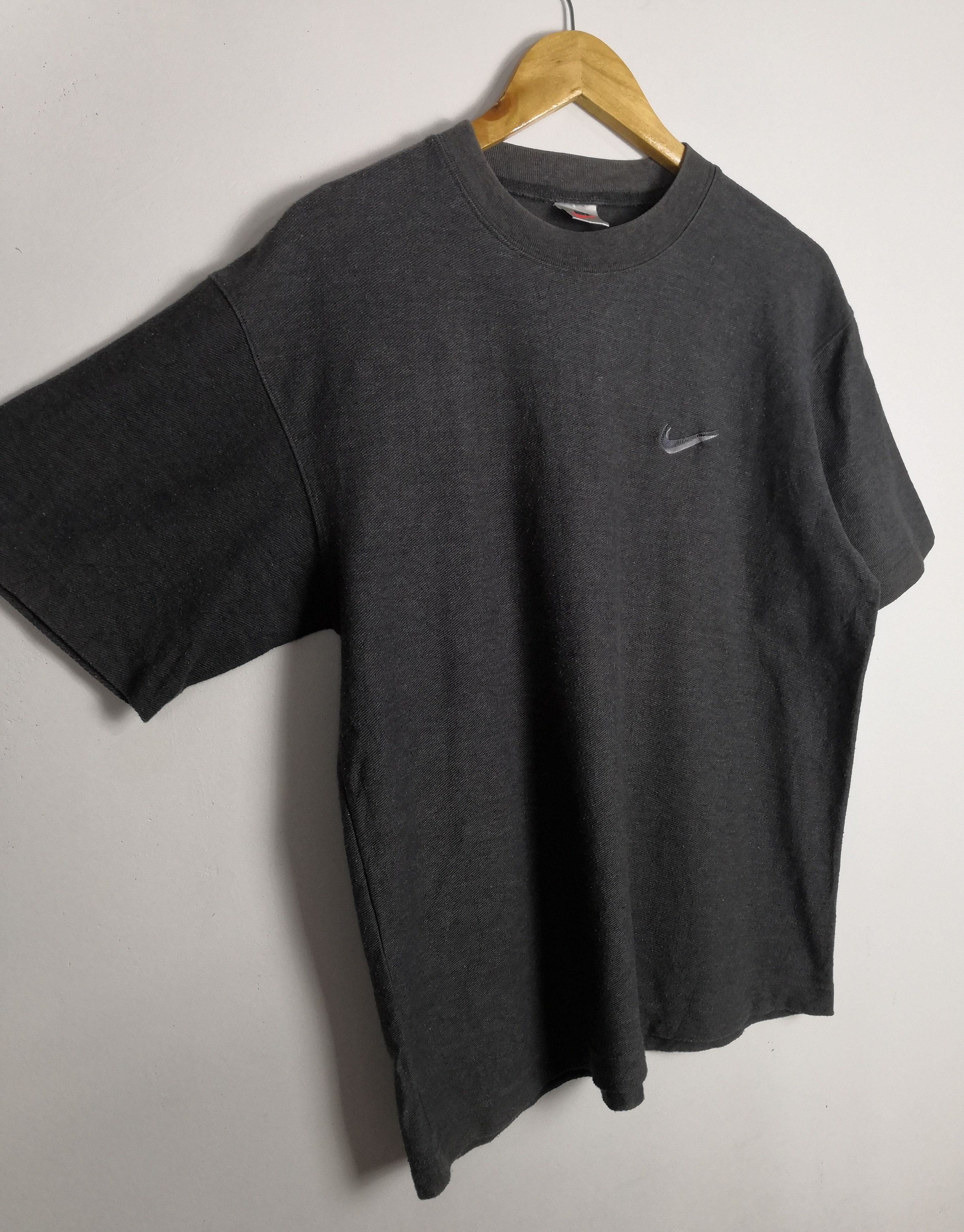 Nike Vintage 90s Nike T-Shirt Embroidery Double Swoosh Nike Tee Size US L / EU 52-54 / 3 - 3 Thumbnail