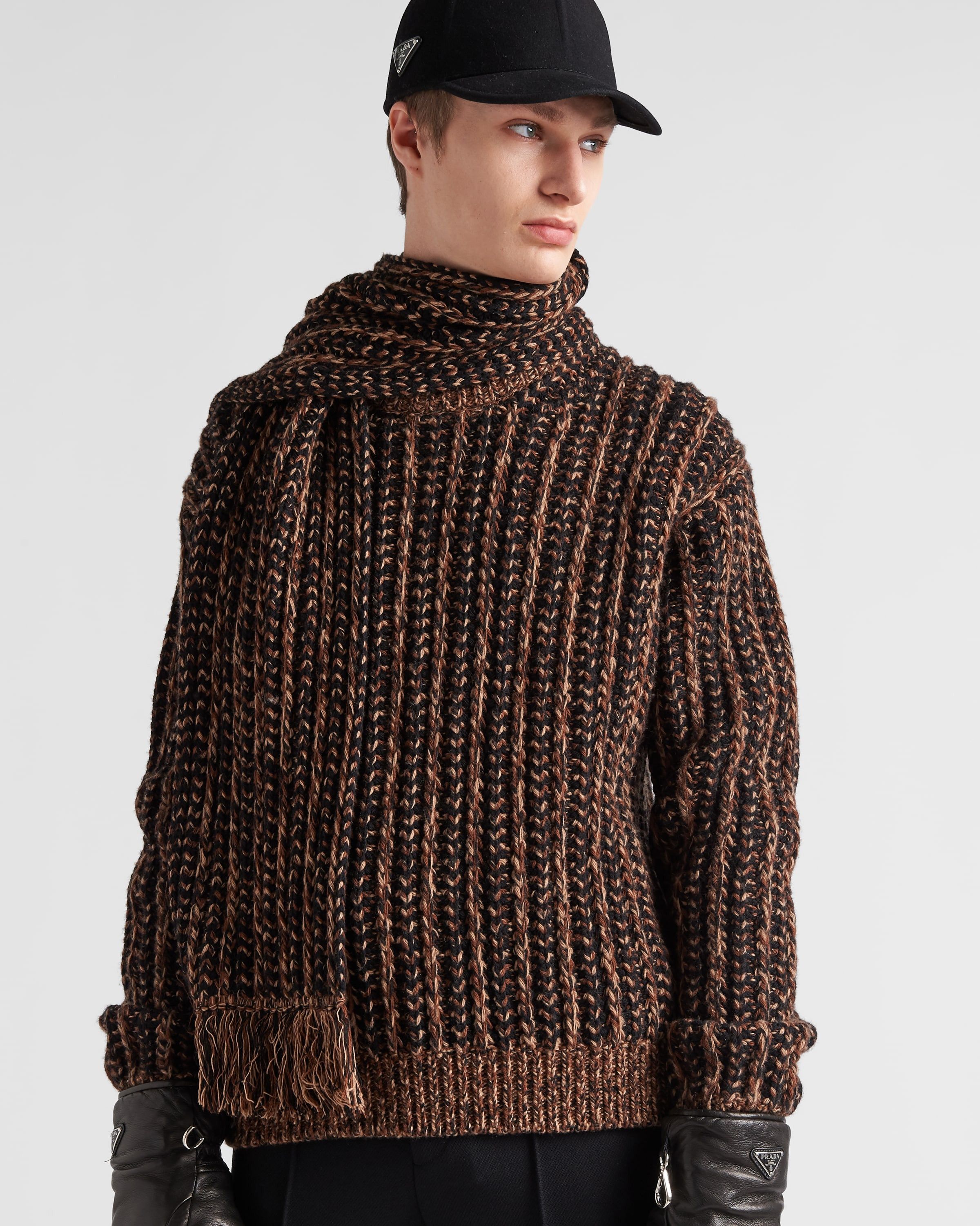 Prada o1bcso1str1025 Wool and Cashmere Crew-Neck Sweater Size US S / EU 44-46 / 1 - 3 Thumbnail