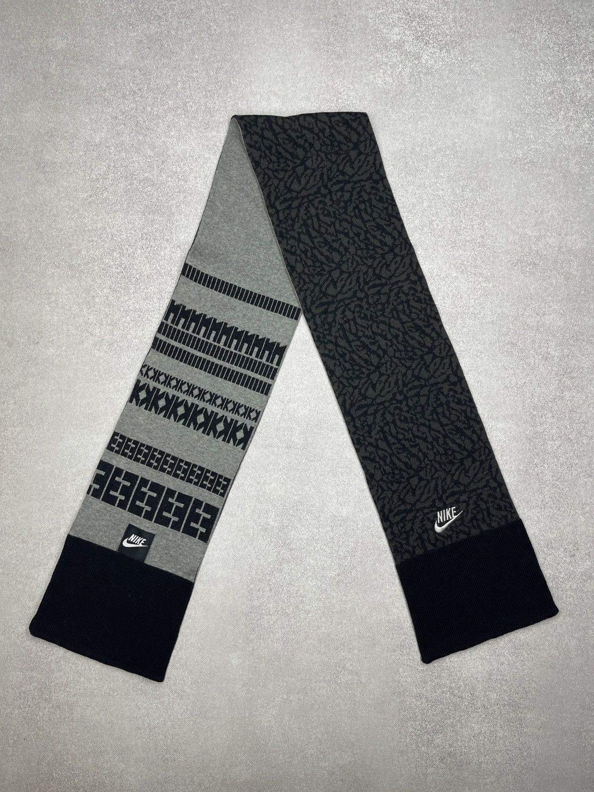 Nike Nike Swoosh Double Sided Scarf Black/Grey Y2K TECH ACG Size ONE SIZE - 4 Thumbnail