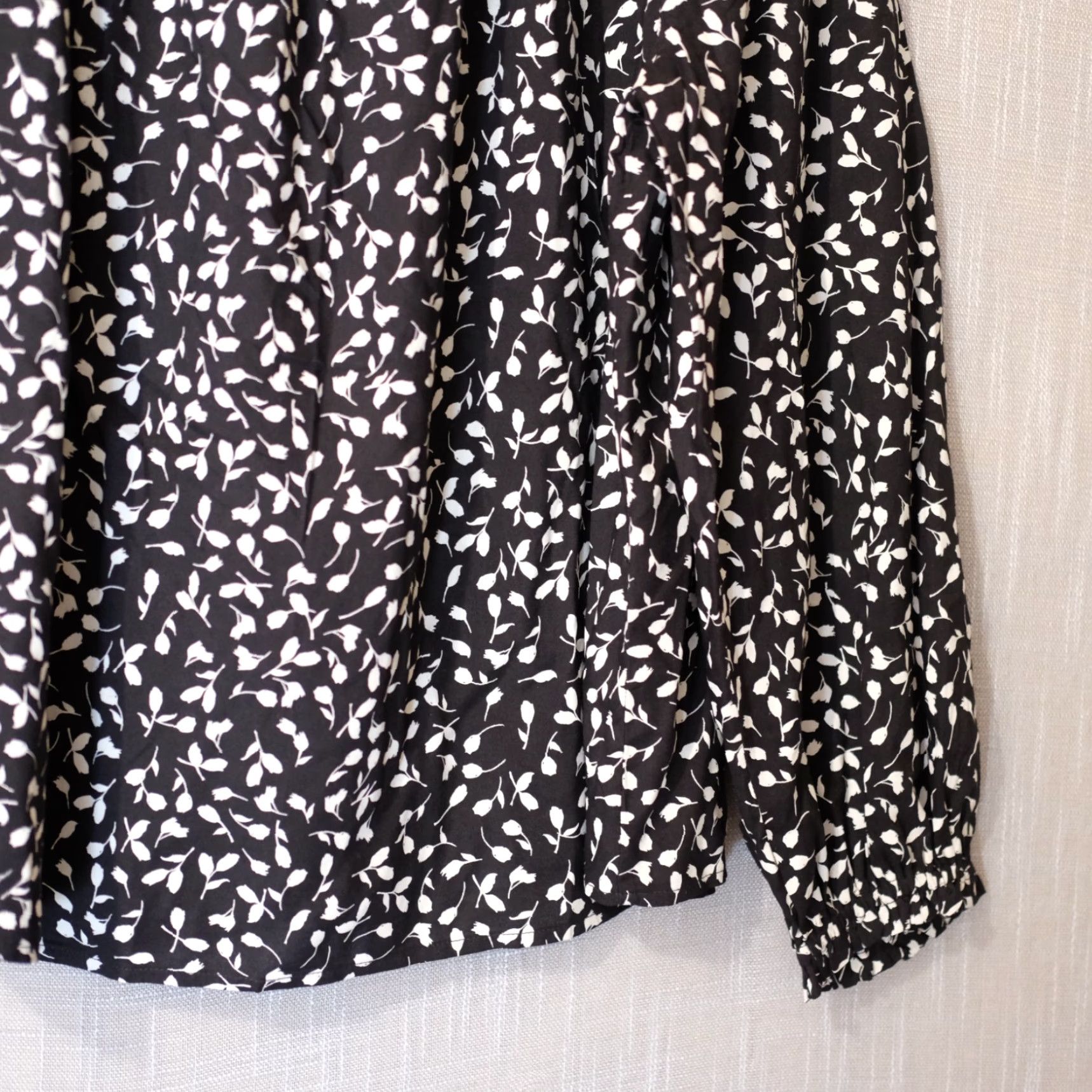 Style & Co Style & Co Blouse Floral Longsleeve Womens XL Black/White #A1-135 Size XL / US 12-14 / IT 48-50 - 4 Thumbnail