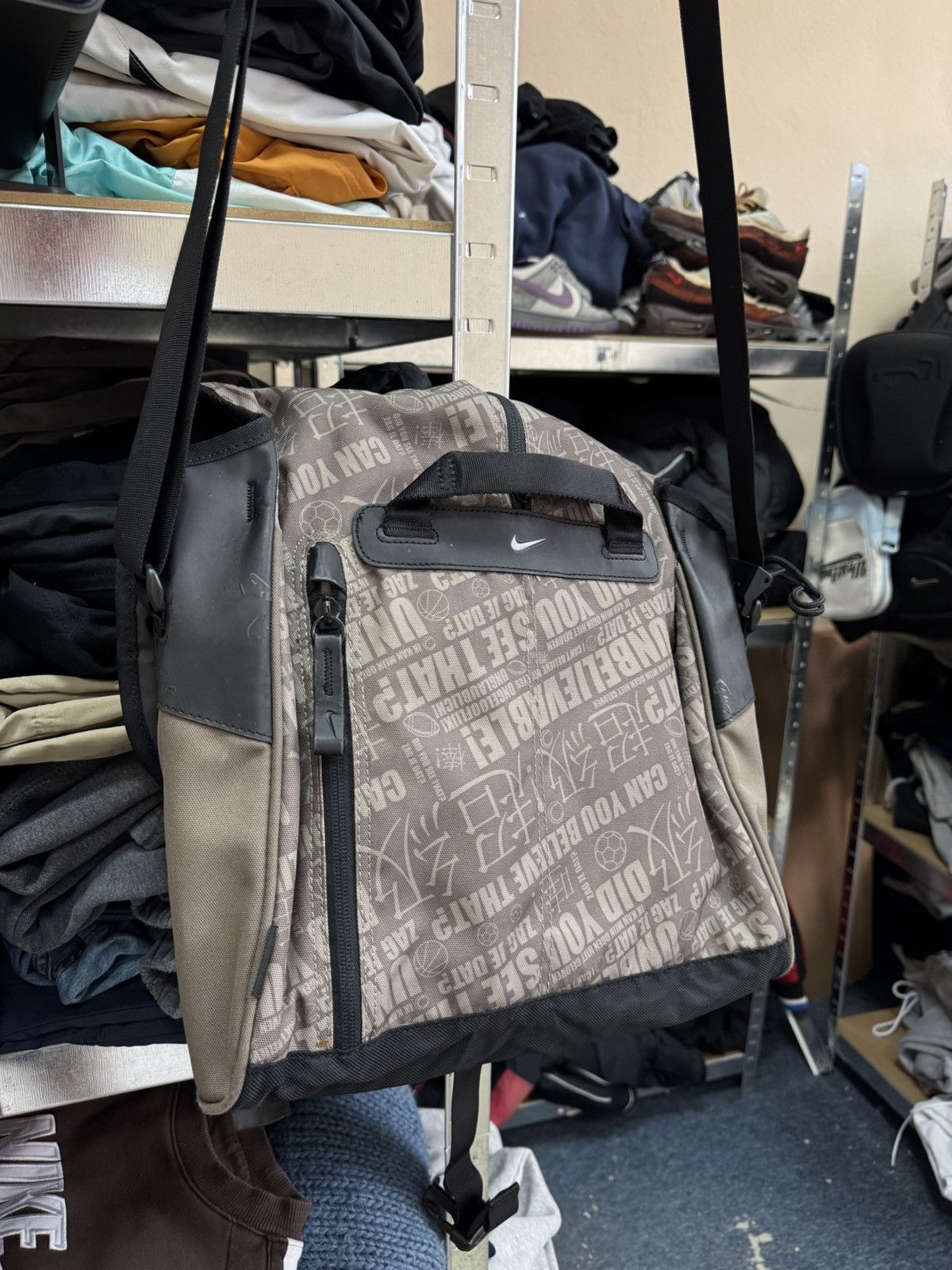 Nike × Vintage NIKE VINTAGE BASIC LOGO 00s 90s PINTEREST STYLE SLING BAG Size ONE SIZE - 8 Thumbnail