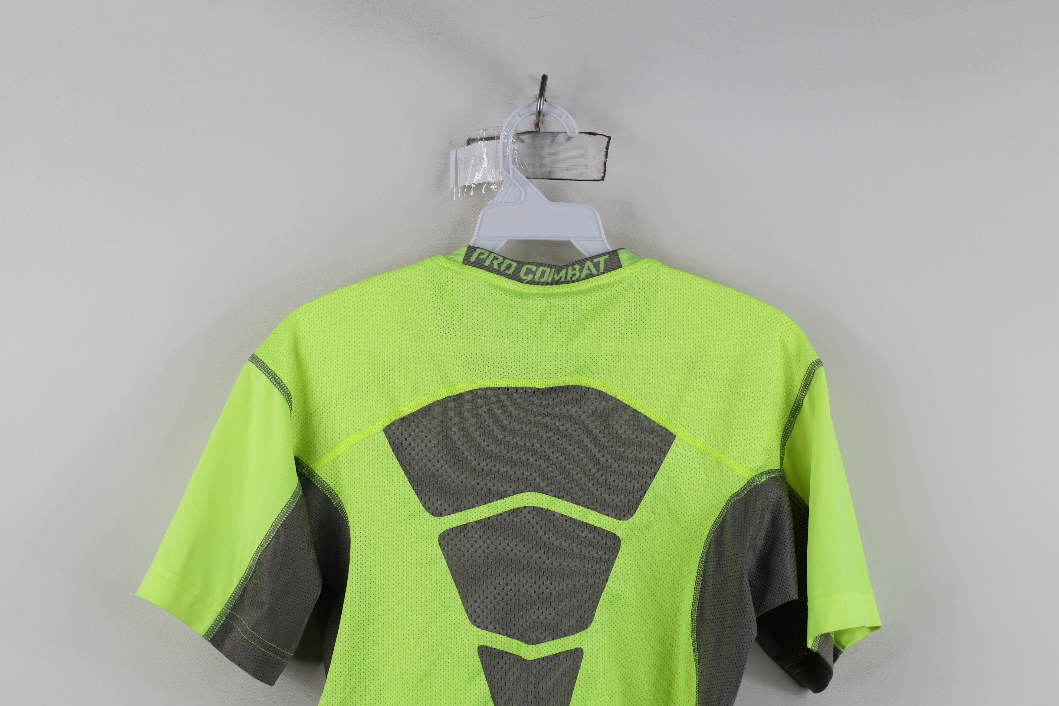 Nike Nike Pro Combat Vented Gym Training Short Sleeve T-Shirt Size US L / EU 52-54 / 3 - 13 Thumbnail