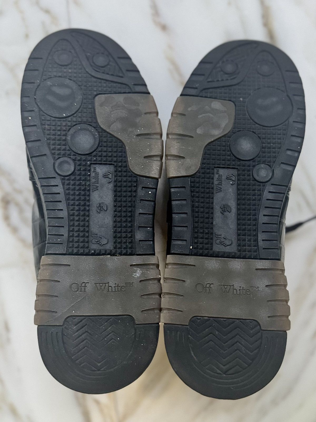 Off-White ❗️READ DESC❗️Off White Out of Office Black Crocodile Sneaker Size US 11 / EU 44 - 4 Thumbnail