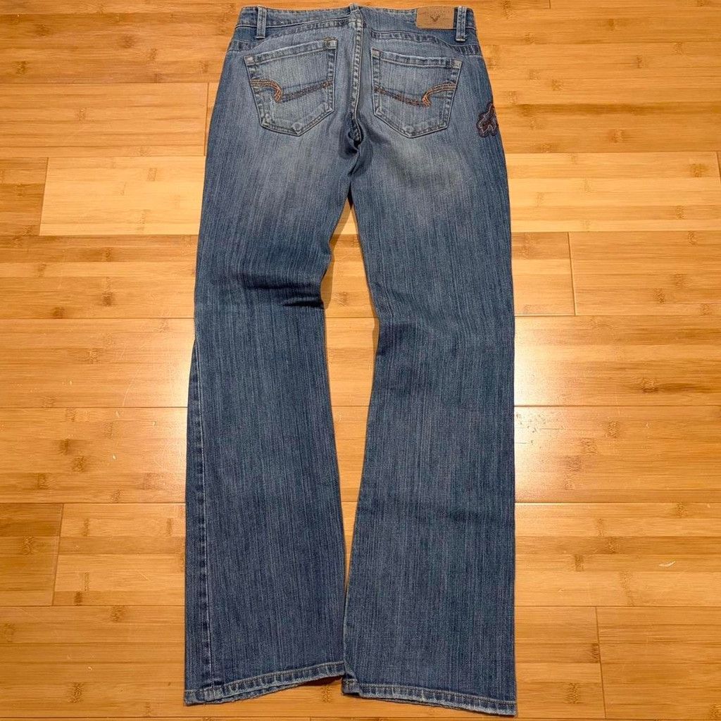 American Eagle Outfitters Distressed American Eagle low rise flare jeans embroidered Size 26" / US 2 / IT 38 - 6 Thumbnail