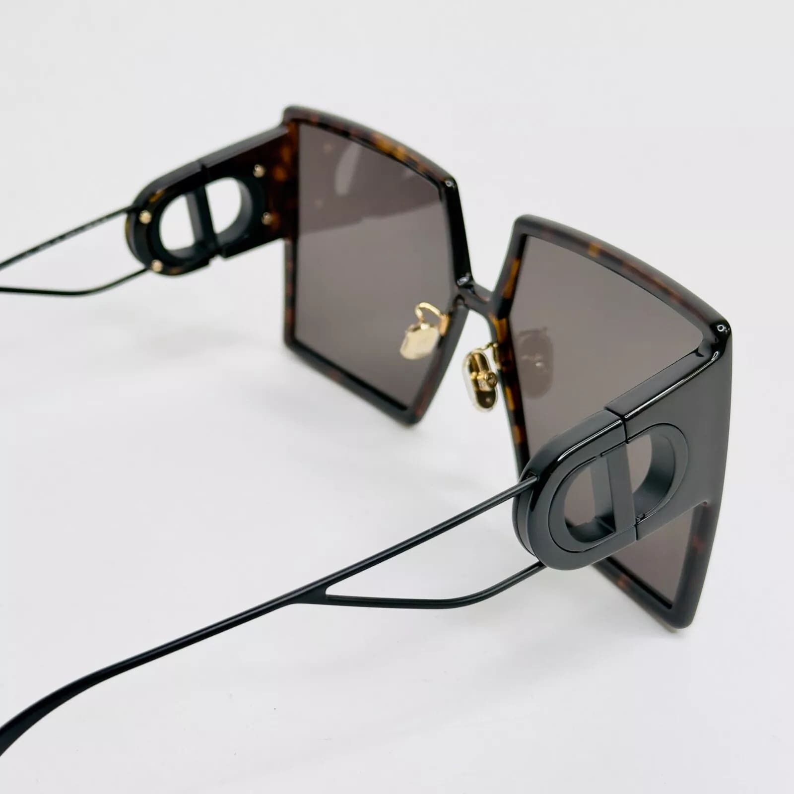 CHRISTIAN DIOR MONTAIGNE 30Montaigne SU Sunglass CD40030U