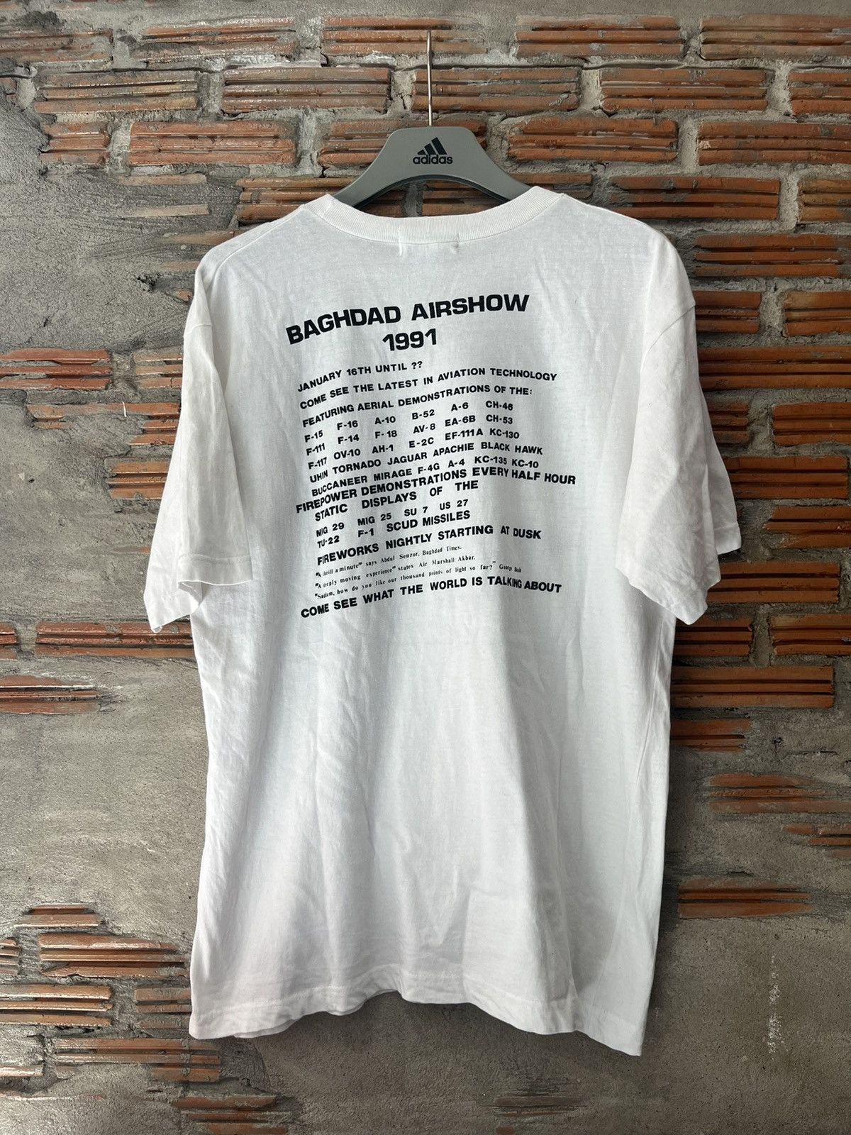 Arts & Science Vintage BAGHDAD AIRSHOW 1991’s Holy War Holy Shit ! Tshirt Size US L / EU 52-54 / 3 - 3 Thumbnail