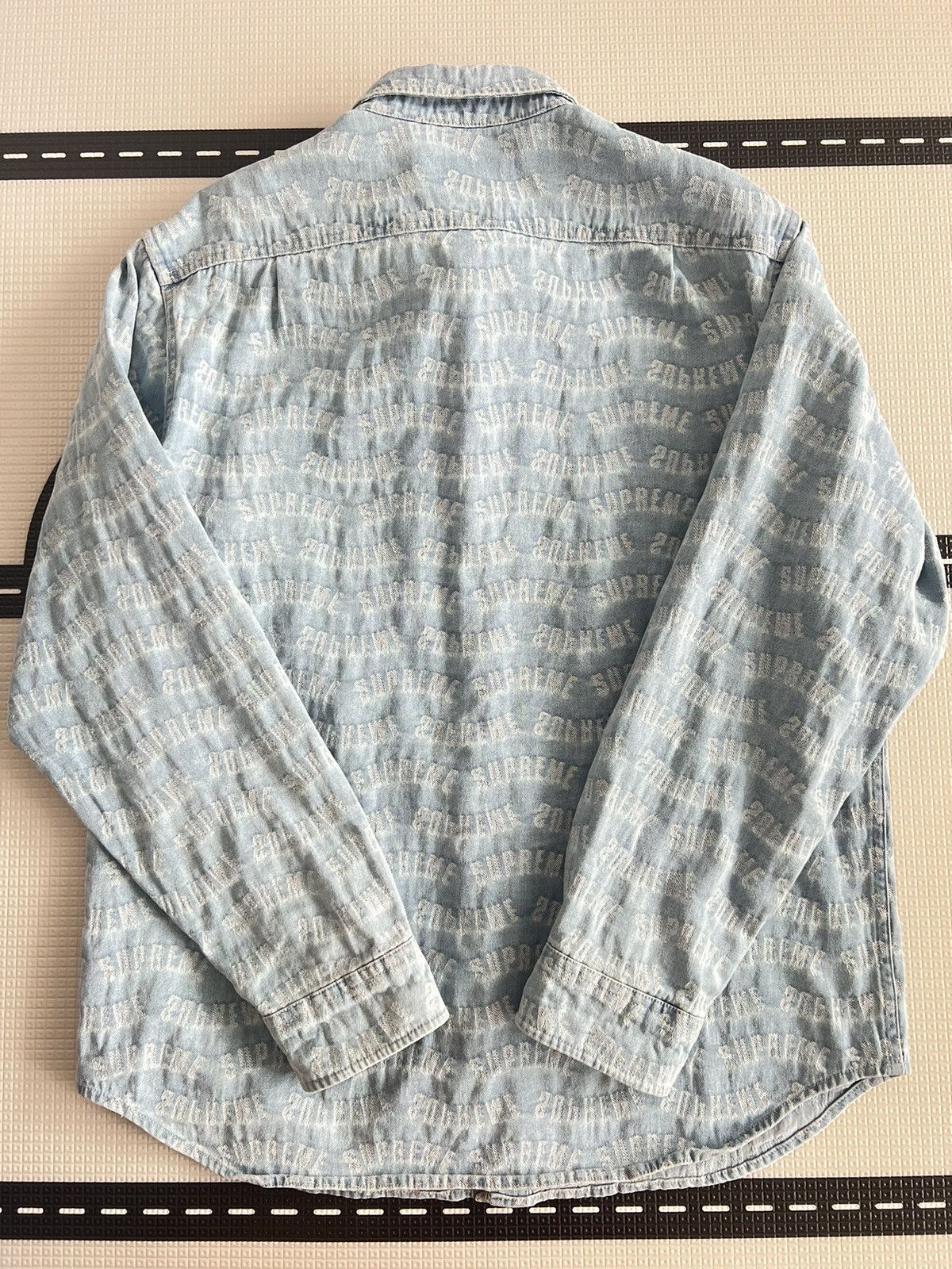 Supreme Supreme Arc Jacquard Denim Shirt M Size US M / EU 48-50 / 2 - 7 Thumbnail