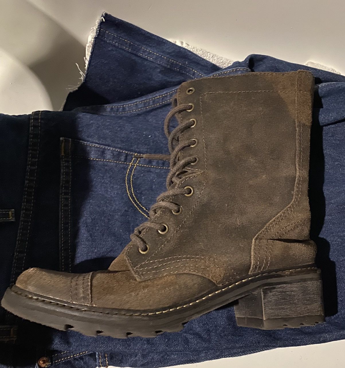 Gorgeous Vintage Chocolate Brown Suede Boots 10M