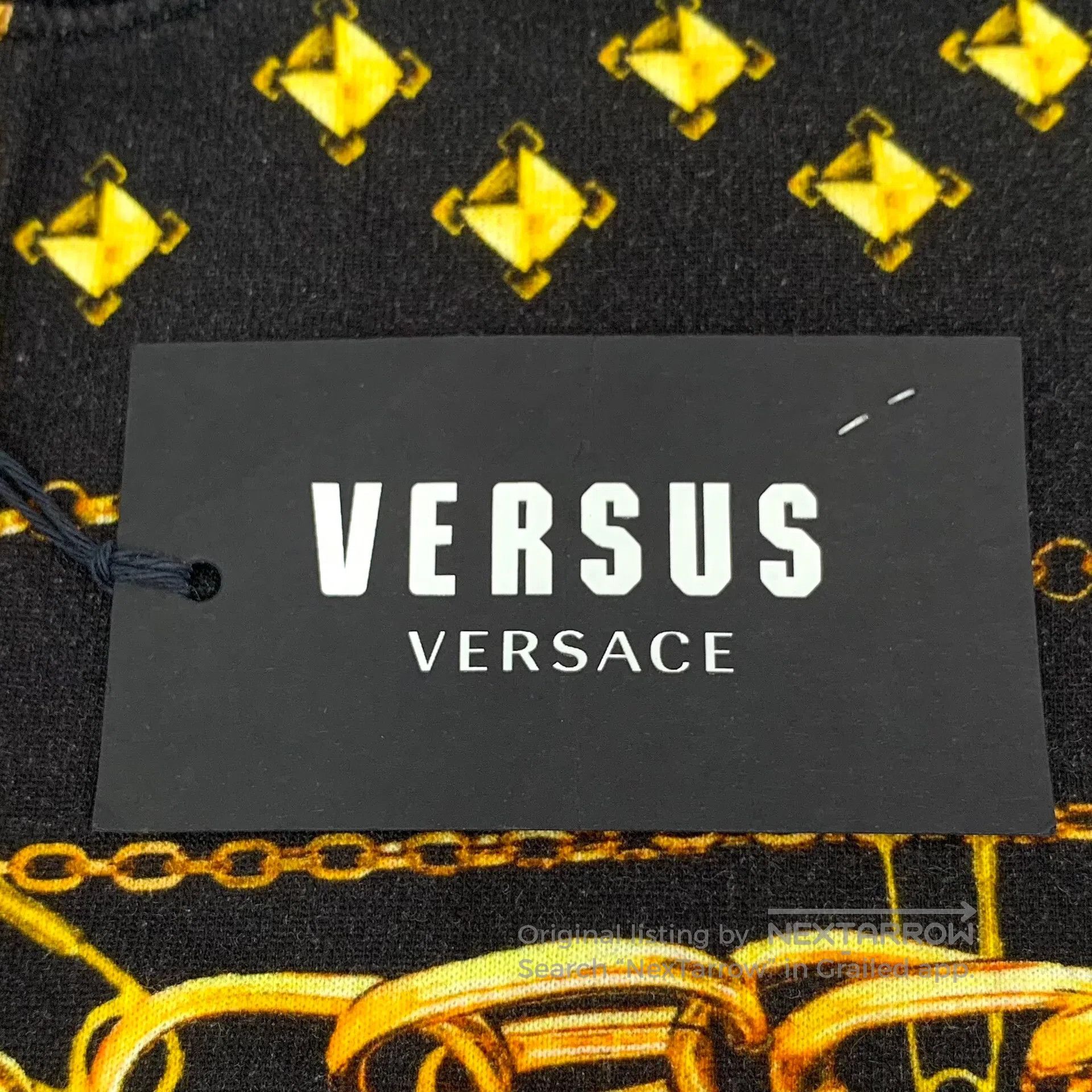 Versace Versace Black cotton long-sleeved sweatshirt with gold cha Size US M / EU 48-50 / 2 - 7 Thumbnail