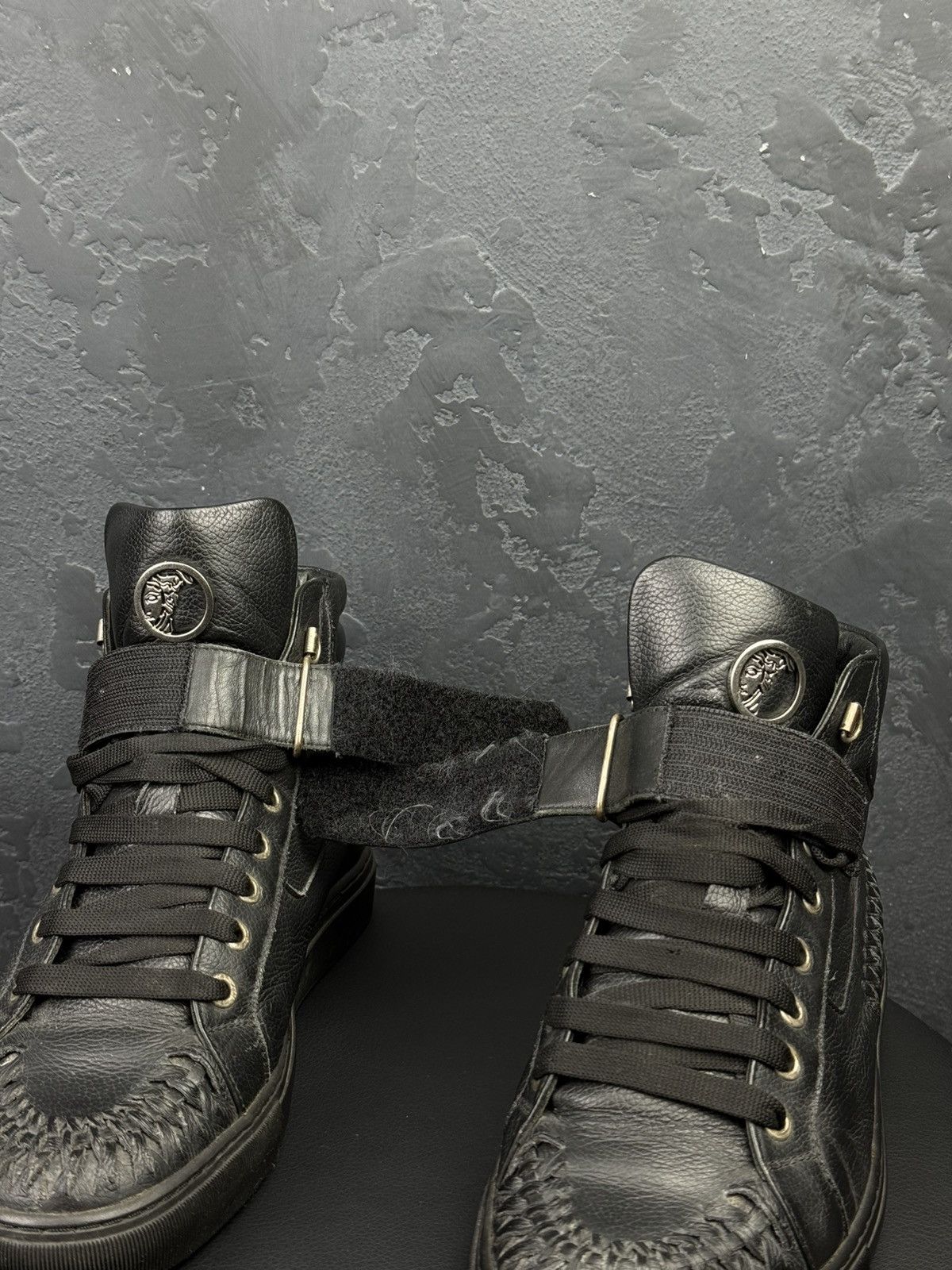 Versace Versace Black Leather Medallion High Top Sneakers Size 39 Size US 6.5 / EU 39-40 - 10 Thumbnail