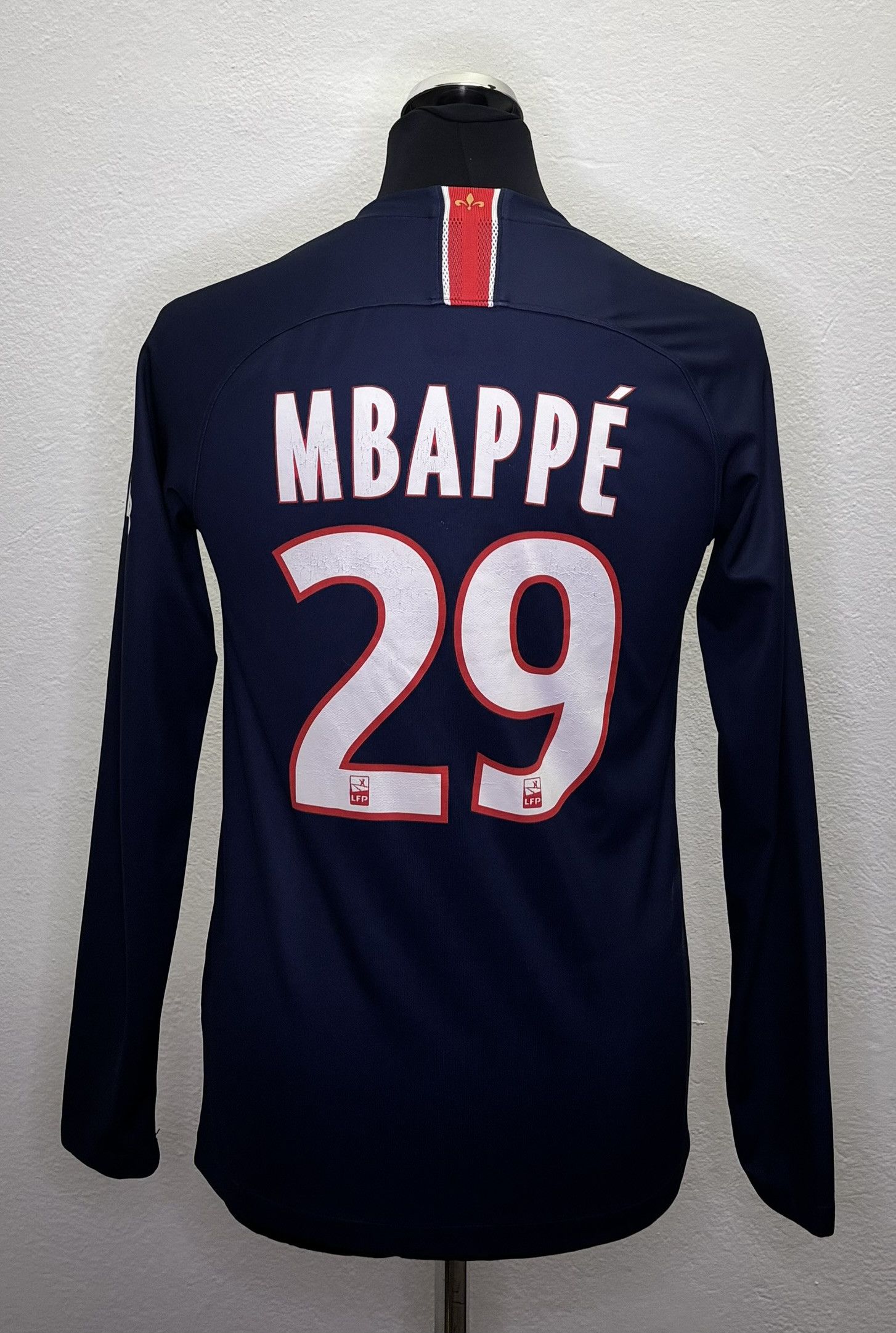 Nike Paris Saint Germain 2018/2019 Mbappe 29 Nike Football Jersey Size US S / EU 44-46 / 1 - 1 Thumbnail