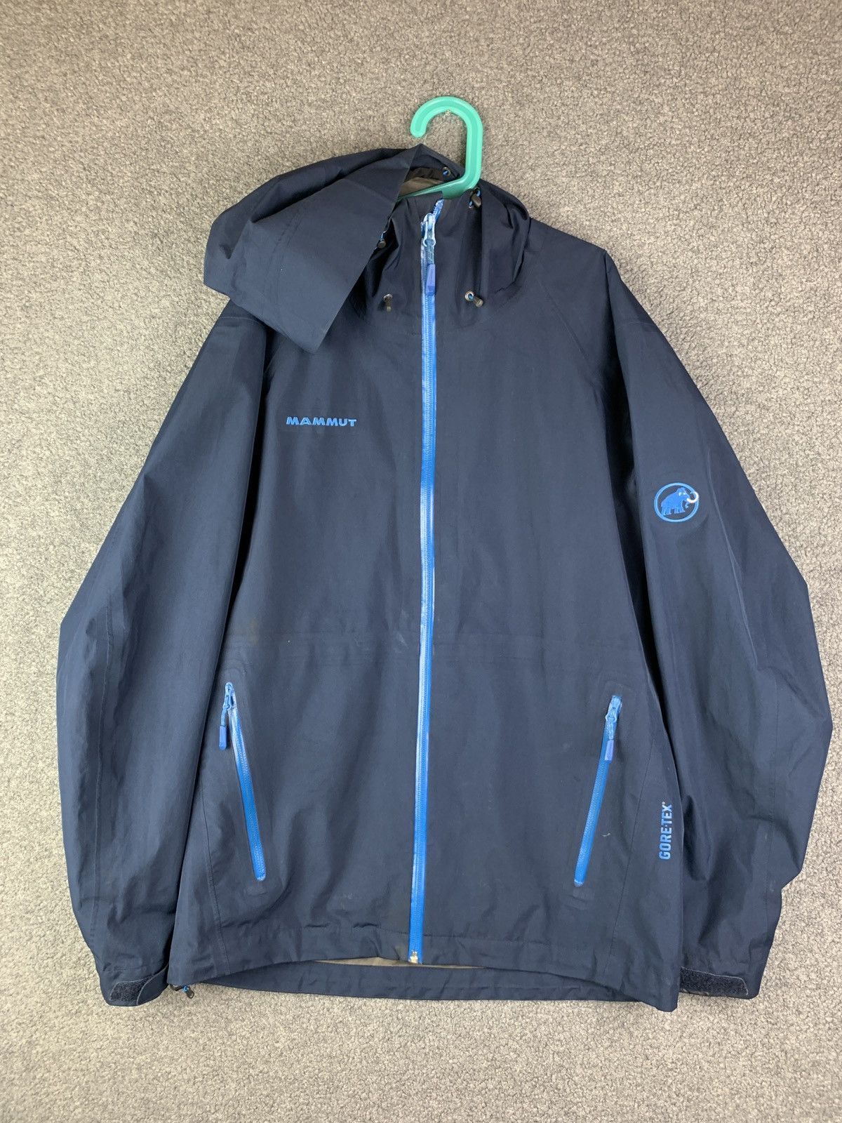 image of Mammut Gore Tex Jacket in Navy, Men's (Size Small)