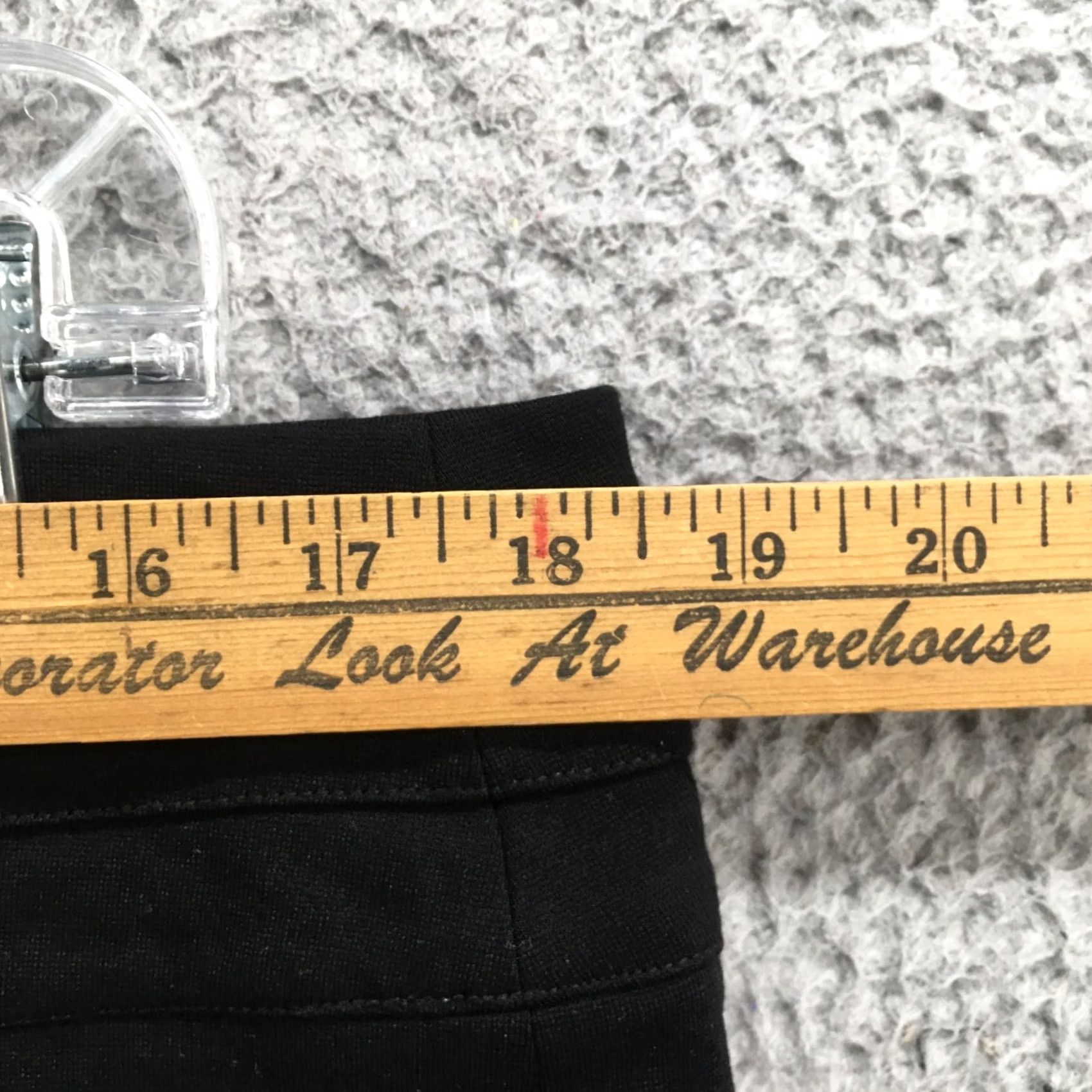 Vintage CAbi Pencil Skirt Womens 16 Black Back Zip Straight Knee Length Casual Skirt Size 38" / US 16 / IT 52 - 4 Thumbnail