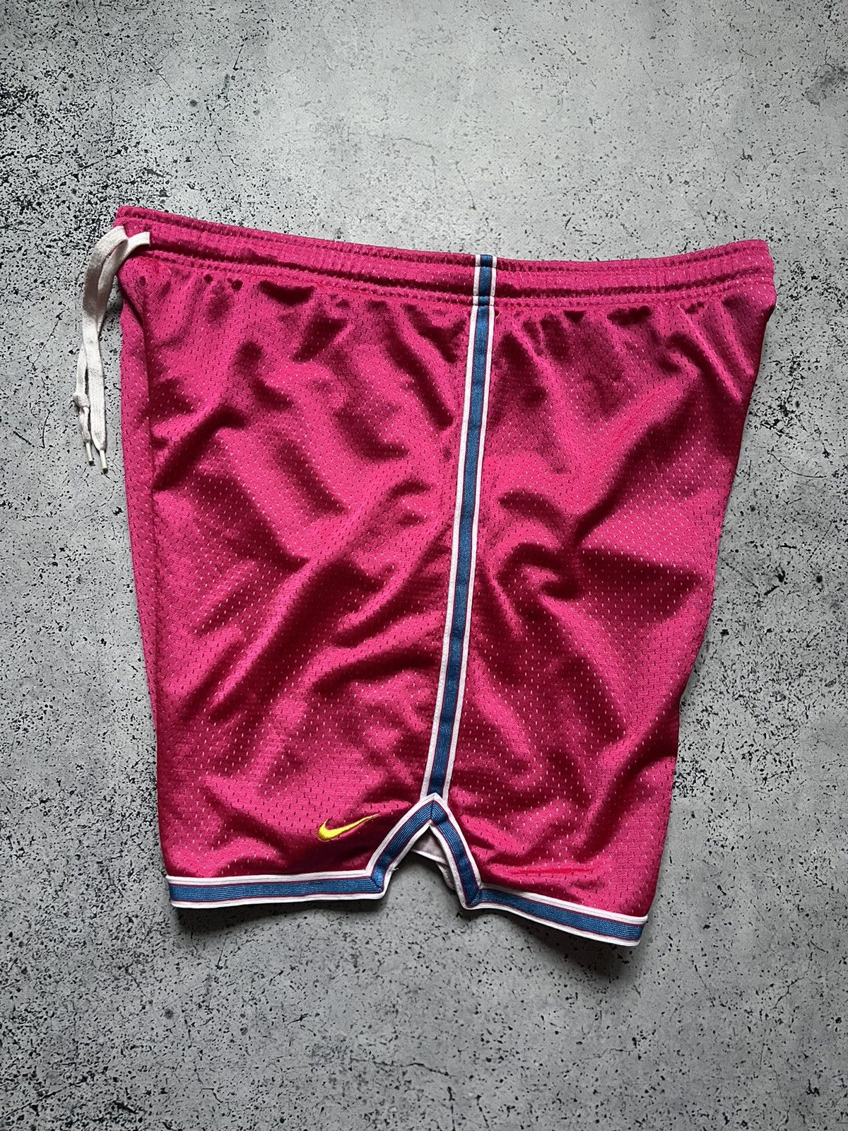 Nike × Vintage Vintage Nike Baggy Shorts Mini Swoosh Y2K USA Size US 32 / EU 48 - 7 Thumbnail