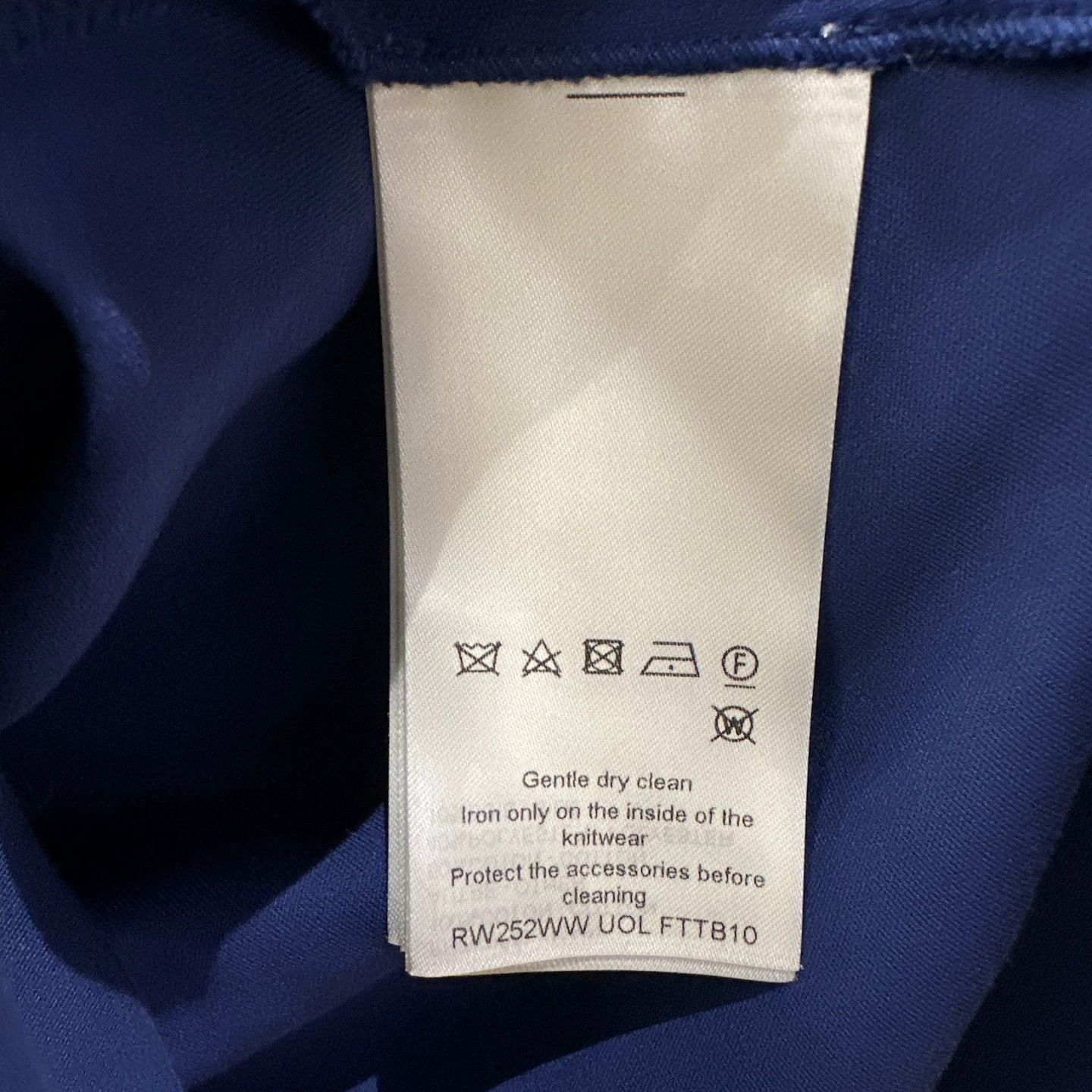 Louis Vuitton Louis Vuitton Blue Logo Embroidered Pocket Cotton SS Tee M Size M / US 6-8 / IT 42-44 - 4 Thumbnail