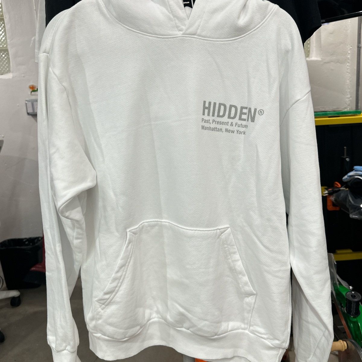 HIDDEN Hidden NY "Past Present Future" Silver Logo Hoodie (S) Size US S / EU 44-46 / 1 - 1 Thumbnail