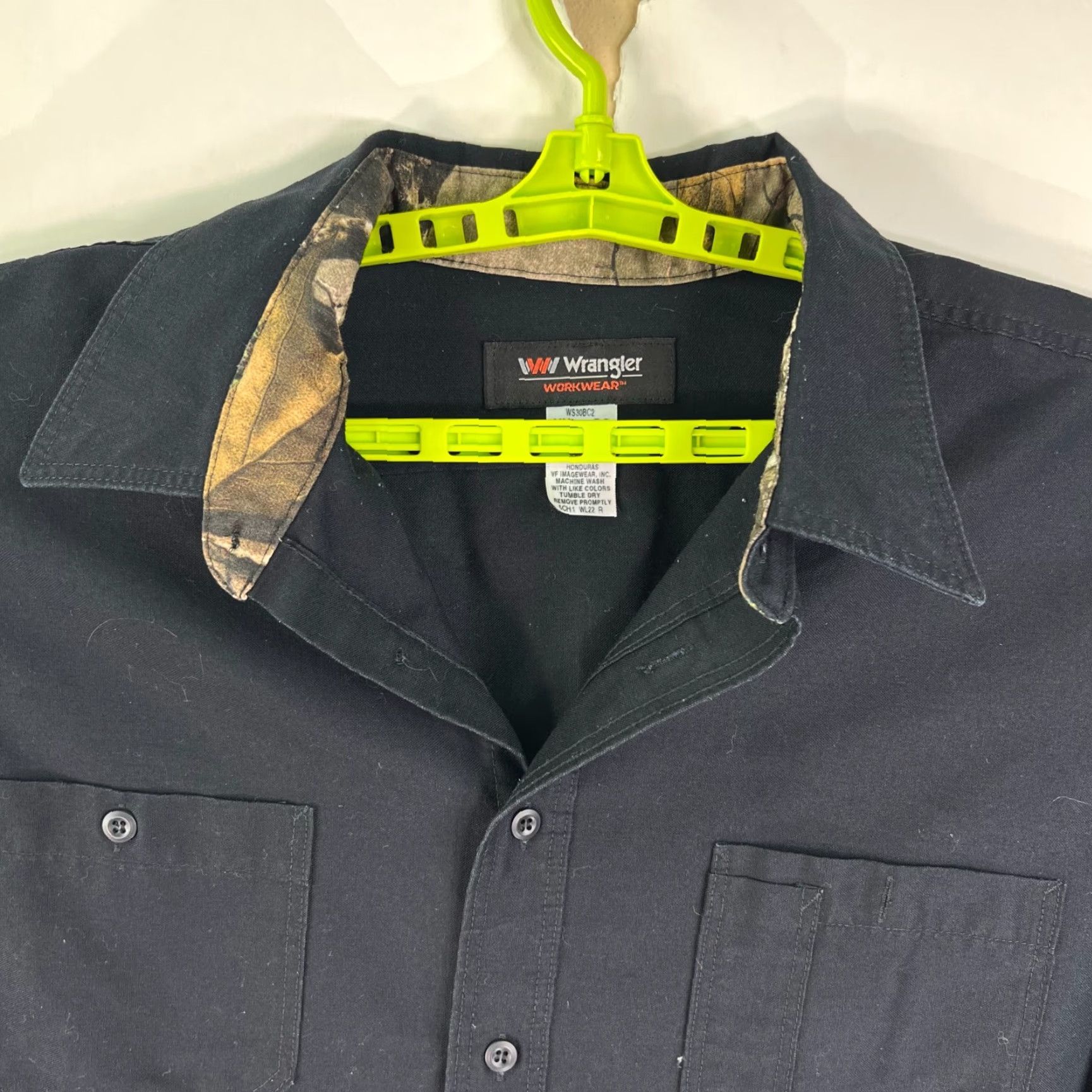Wrangler Wrangler Workwear Camo Button Up Long Sleeve Mens XXL Black Green Pockets Size US XXL / EU 58 / 5 - 2 Thumbnail