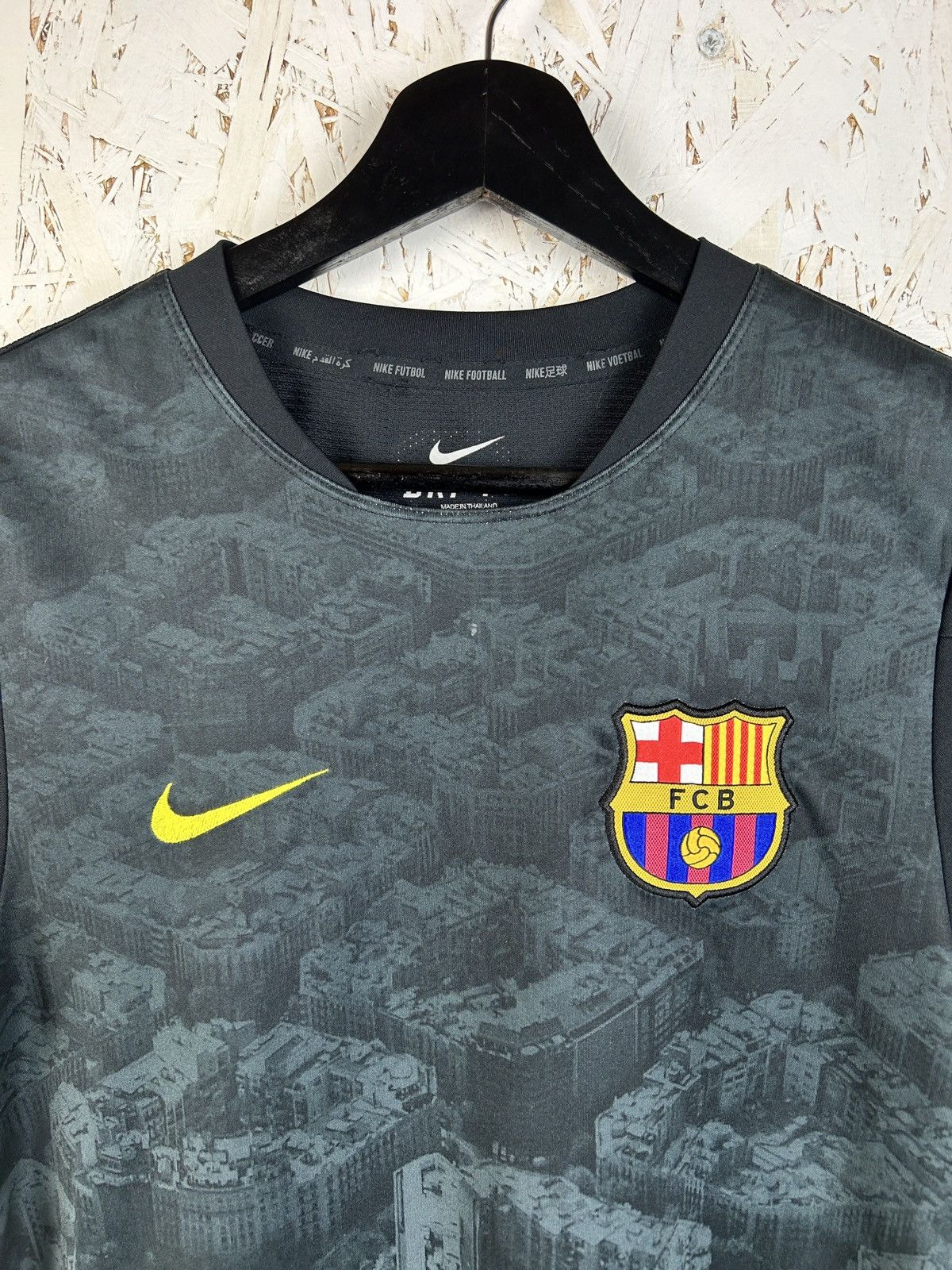 Nike Vintage Nike FC Barcelona 2013 FCB Pre Match Training Jersey Size US S / EU 44-46 / 1 - 3 Thumbnail