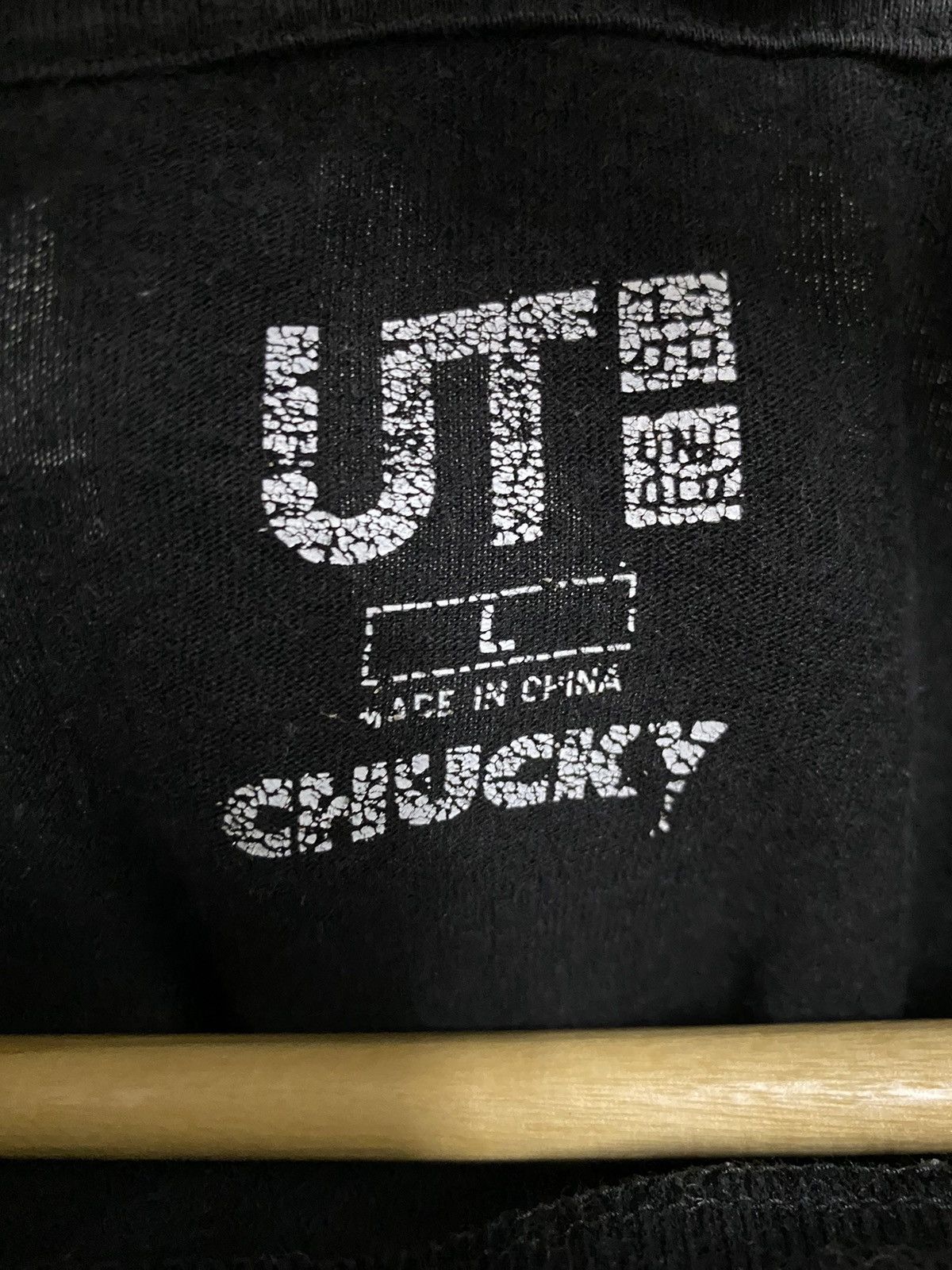Expert Horror × Japanese Brand Chucky Uniqlo Horror Movie Size US L / EU 52-54 / 3 - 4 Thumbnail