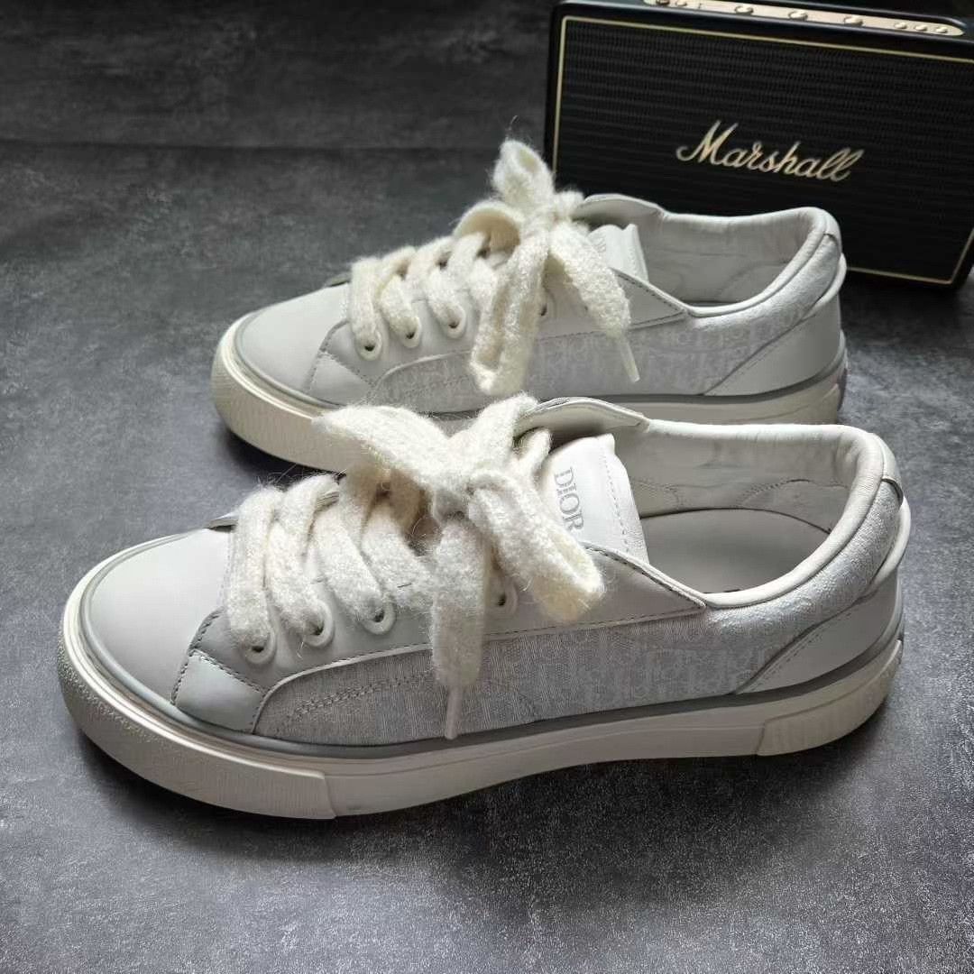 Balenciaga Balenciaga White Lowtop Sneakers 33 Men Size US 5 / EU 37 - 1 Thumbnail