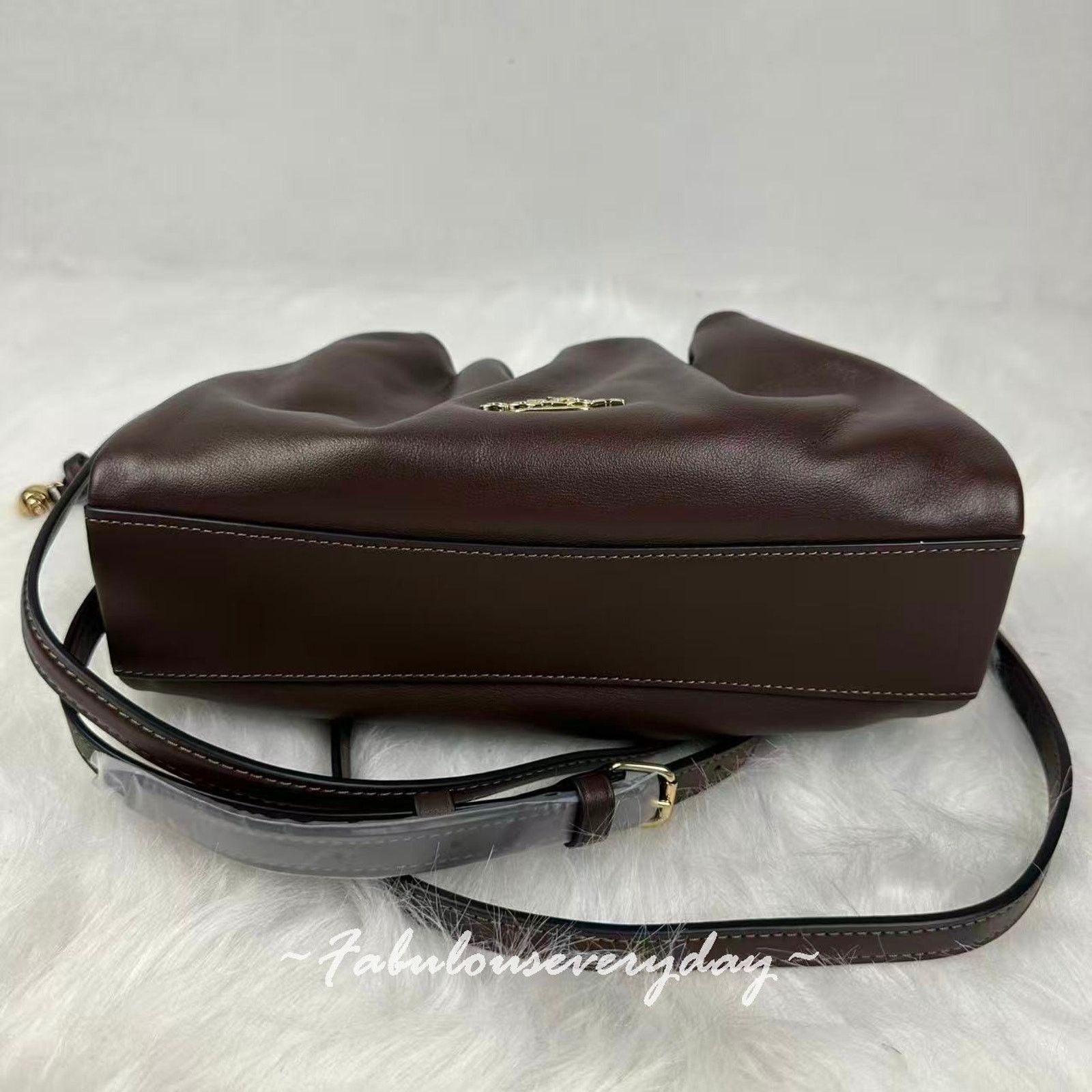 Coach Coach Faye Shoulder Bag Crossbody Leather/Gold/Maple CV529 Size ONE SIZE - 7 Thumbnail