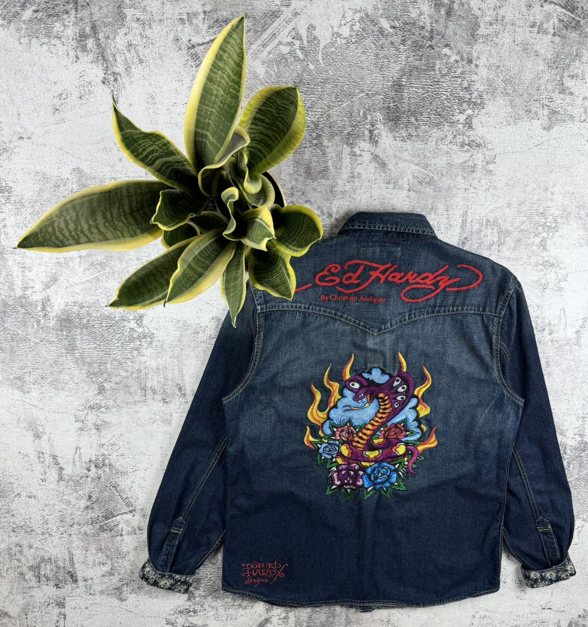 Ed Hardy Vintage Ed Hardy Dragon Y2K Denim Jeans Jacket Faded Shirt Size US XL / EU 56 / 4 - 1 Thumbnail