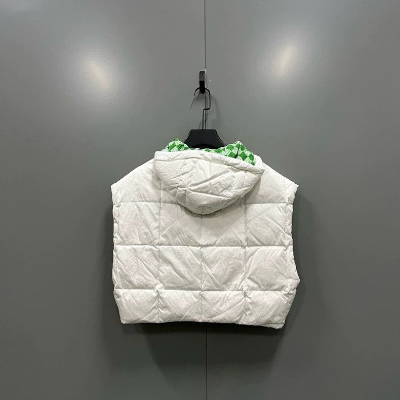 Louis Vuitton Louis Vuitton White and green plaid down vest Size XXS / US 00 / IT 34 - 2 Thumbnail