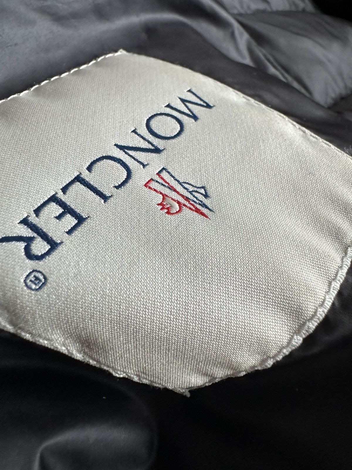 Moncler MONCLER “LIANE” ladies gilet REAL SIZES IN PHOTOS BY TAPE Size S / US 4 / IT 40 - 23 Thumbnail