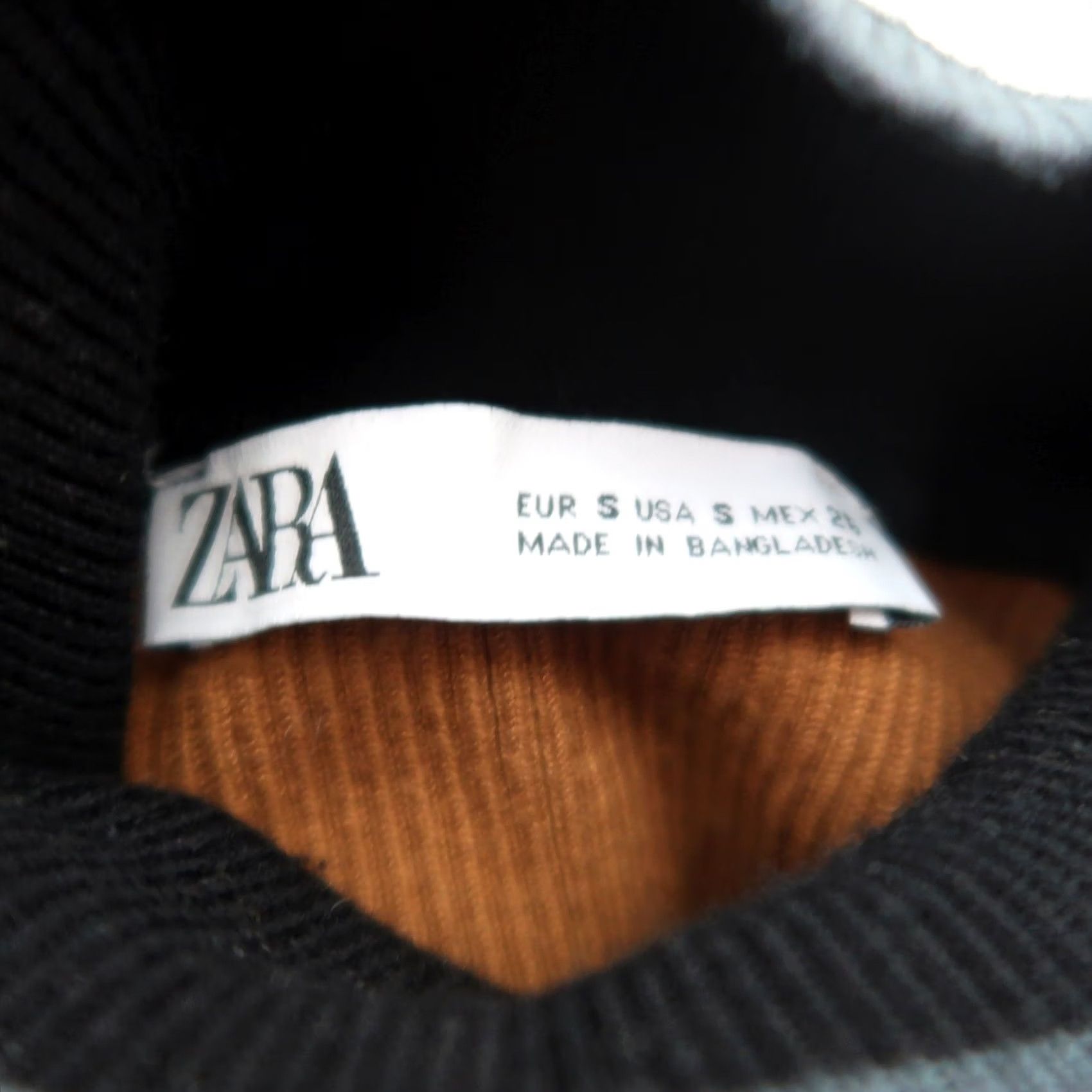 Zara VINTAGE Zara black tan grey white ribbed knit turtleneck sweater S Ladies Pullover Winter Casual Striped Long Sleeve Knit Size S / US 4 / IT 40 - 5 Thumbnail