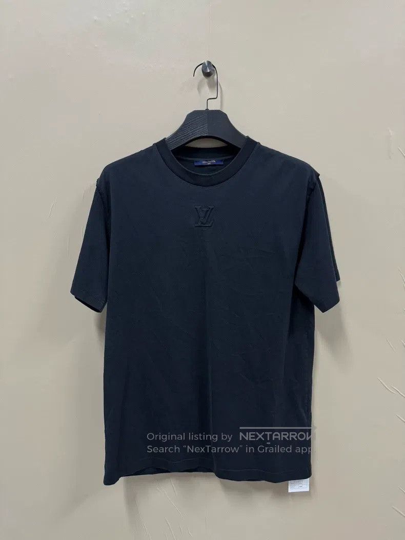 Louis Vuitton Louis Vuitton Chest embossed logo short sleeve Size US XL / EU 56 / 4 - 1 Thumbnail
