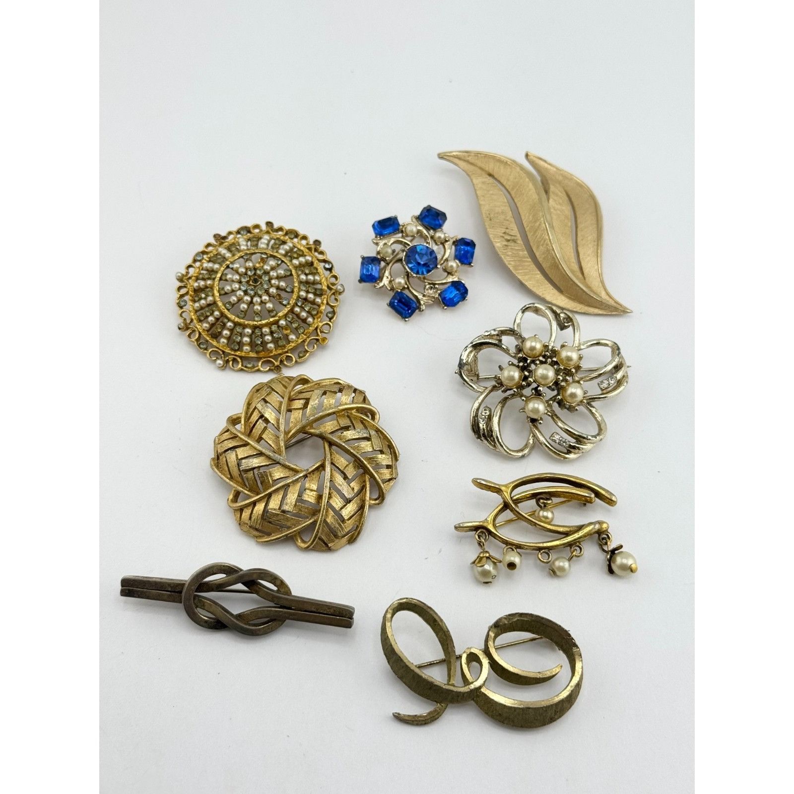 Vintage Vintage lot of 8 gold tone brooch pins Size ONE SIZE - 3 Thumbnail