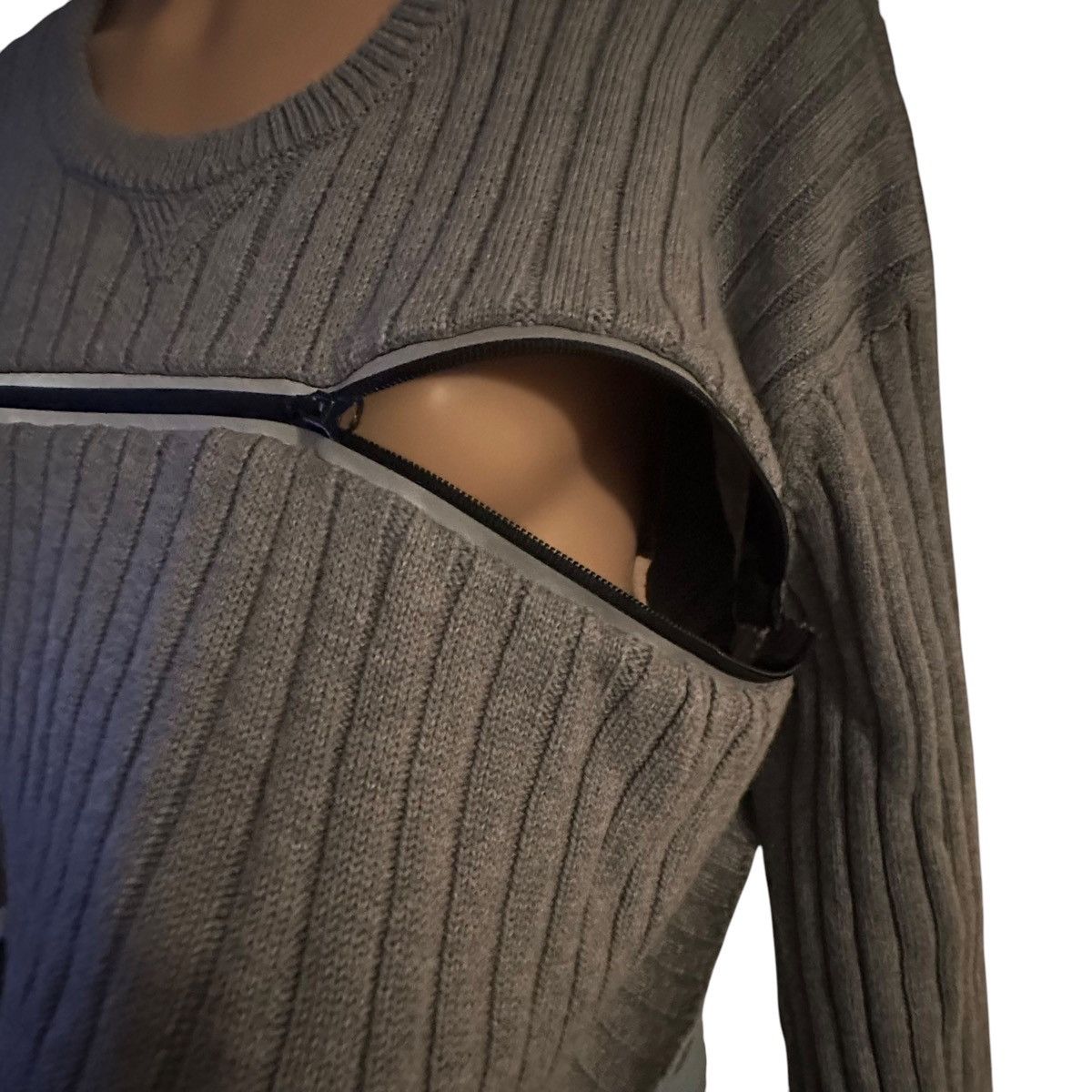 Other LF Seek The Label horizontal zippered cropped sweater Size S / US 4 / IT 40 - 4 Thumbnail