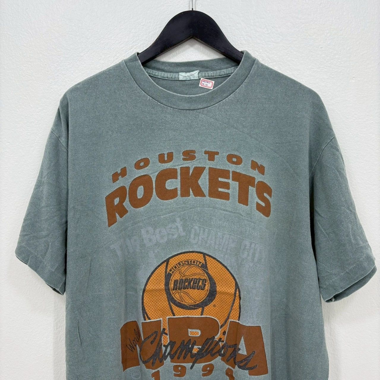 Vintage Vintage 90s NBA Houston Rockets shirt size XL wts03 Size US XL / EU 56 / 4 - 1 Thumbnail