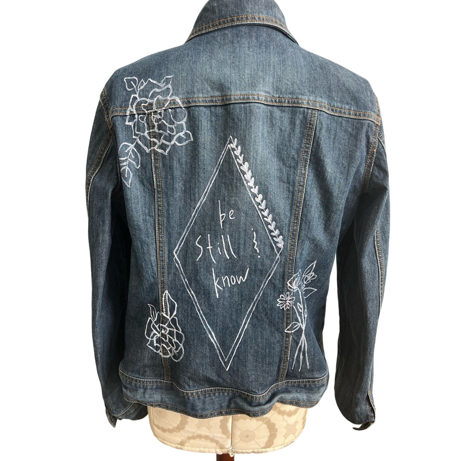 Izod Izod UpCycled Custom Be Still & Know Denim Jacket Large Size L / US 10 / IT 46 - 1 Thumbnail