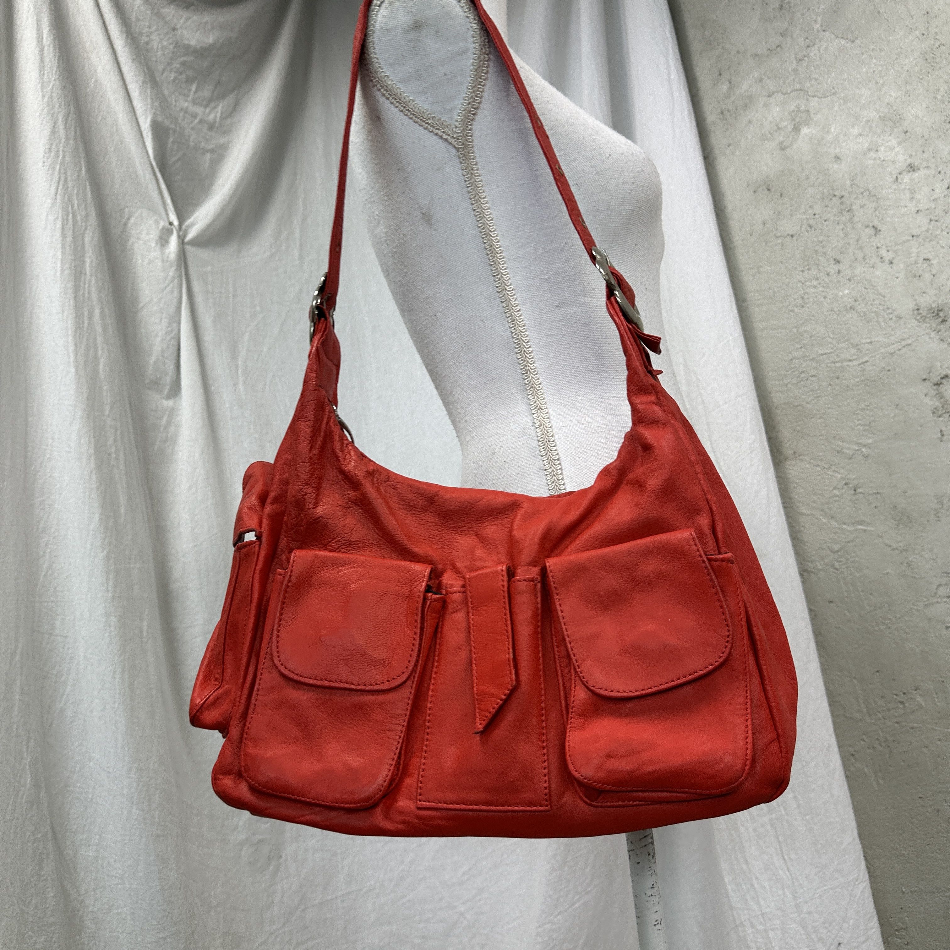 Vintage Vintage Avant Garde Flower Buckles Cherry Red Bag Y2K Size ONE SIZE - 8 Thumbnail