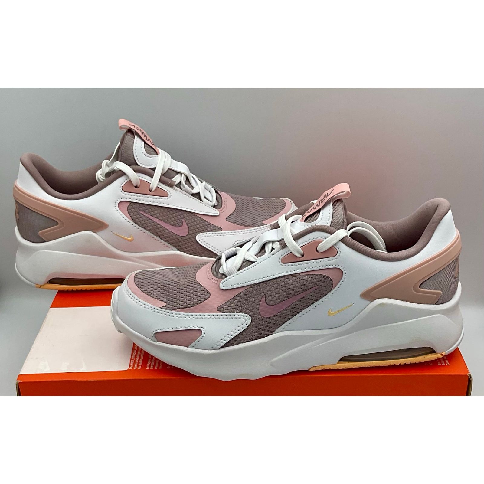 Nike Air Max Bolt GS 'Light Violet Ore' Sz 6y Size US 6 / EU 39 - 3 Thumbnail
