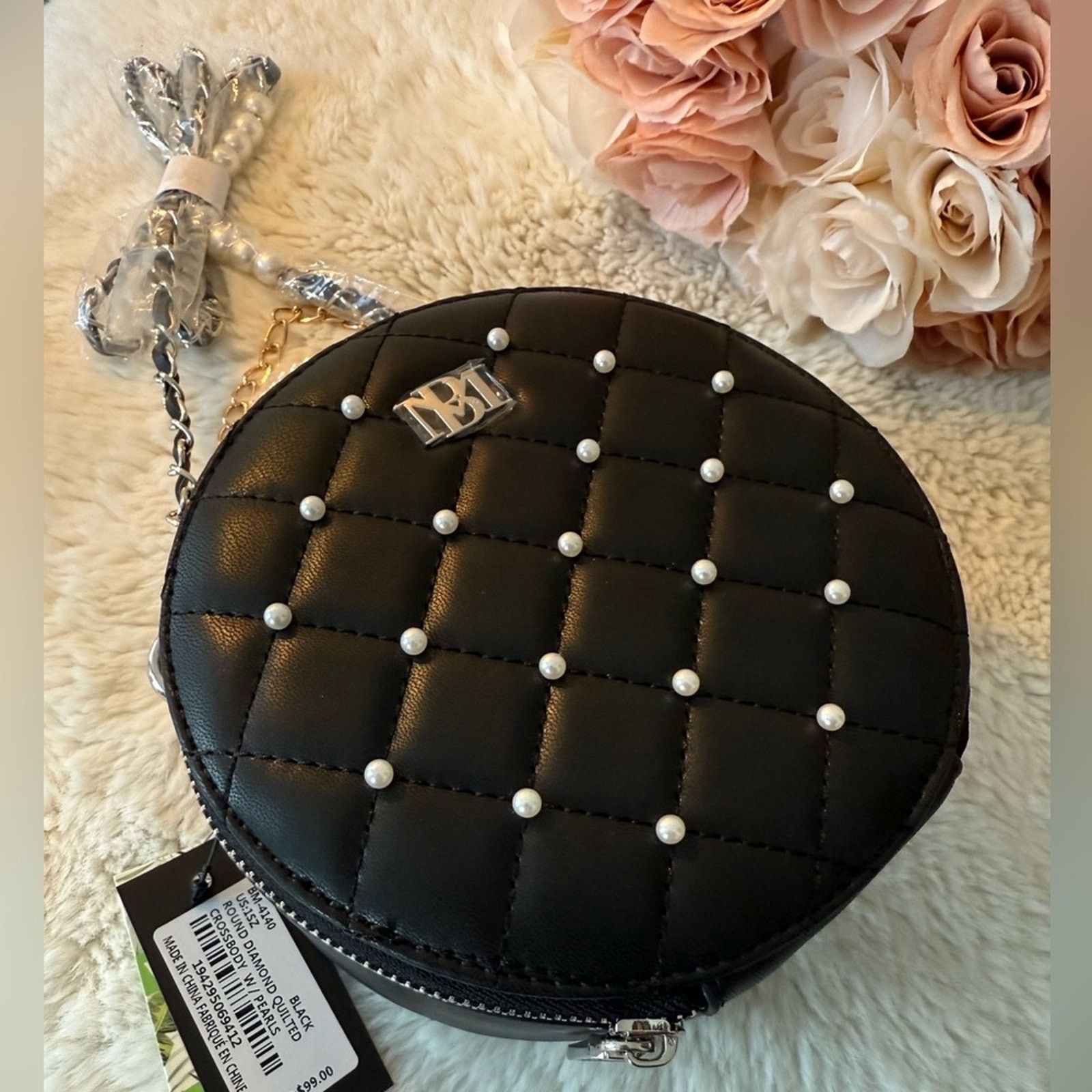 Badgley Mischka Badgley Mischka Round Diamond Quilted Crossbody Size ONE SIZE - 1 Thumbnail
