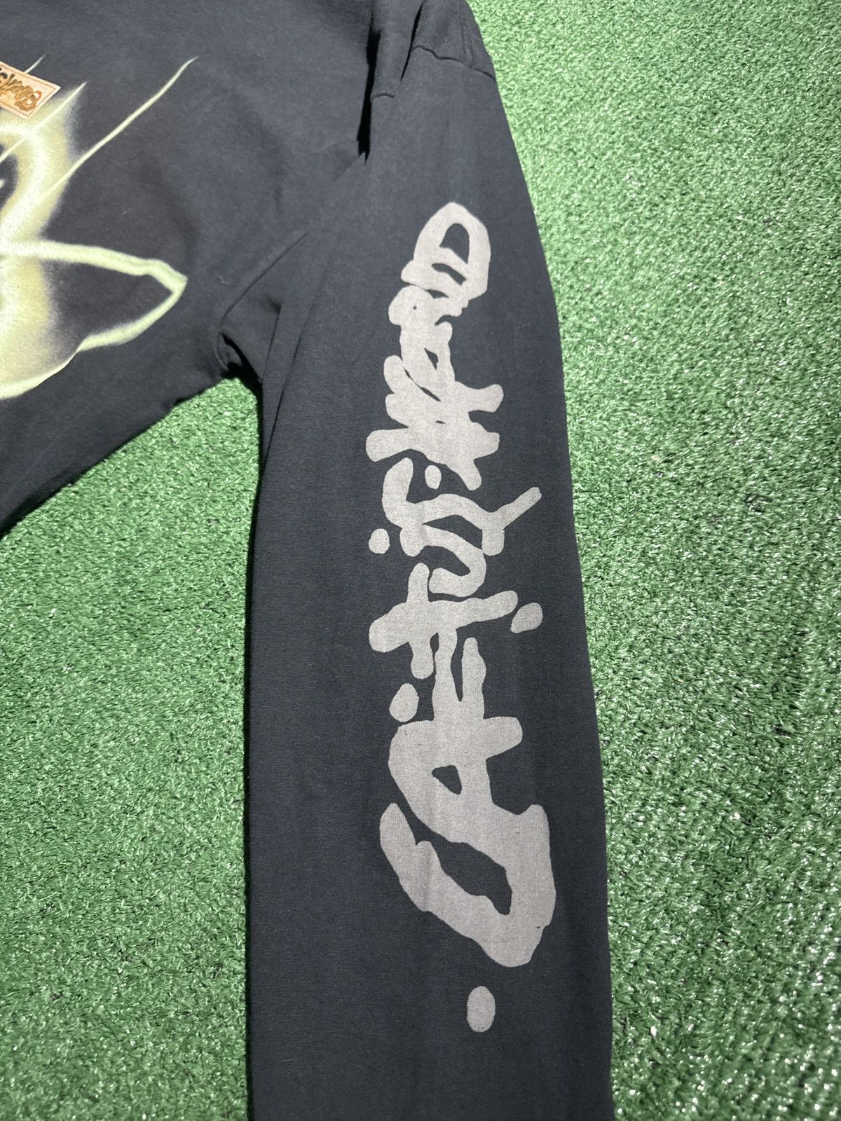 Travis Scott Travis scott black out reality long sleeve size XL Size US XL / EU 56 / 4 - 3 Thumbnail