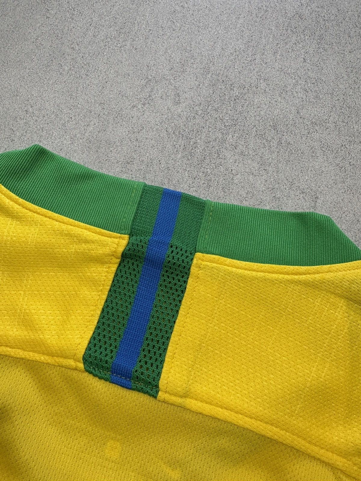 Nike Brazil Nike 2018 2019 Home Jersey World Cup Soccer Shirt Size US M / EU 48-50 / 2 - 17 Thumbnail