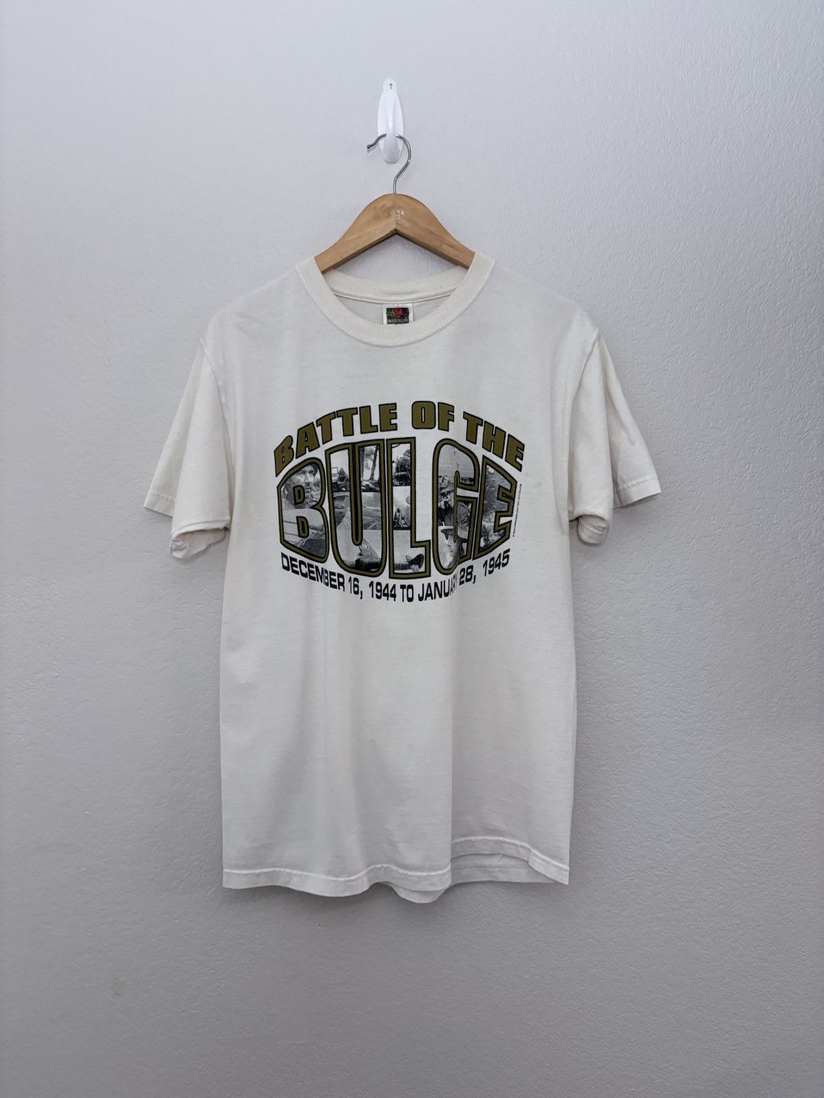Vintage 90’s Battle of the The Bulge Vintage World War II Tee Shirt Size US M / EU 48-50 / 2 - 2 Thumbnail